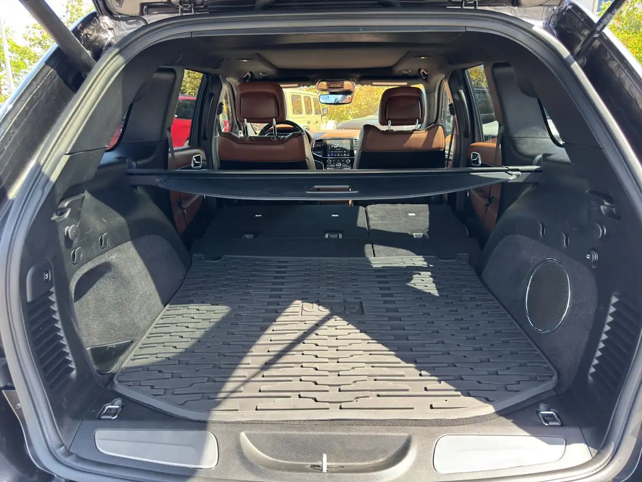 Jeep Grand Cherokee photo Jeep Grand Cherokee