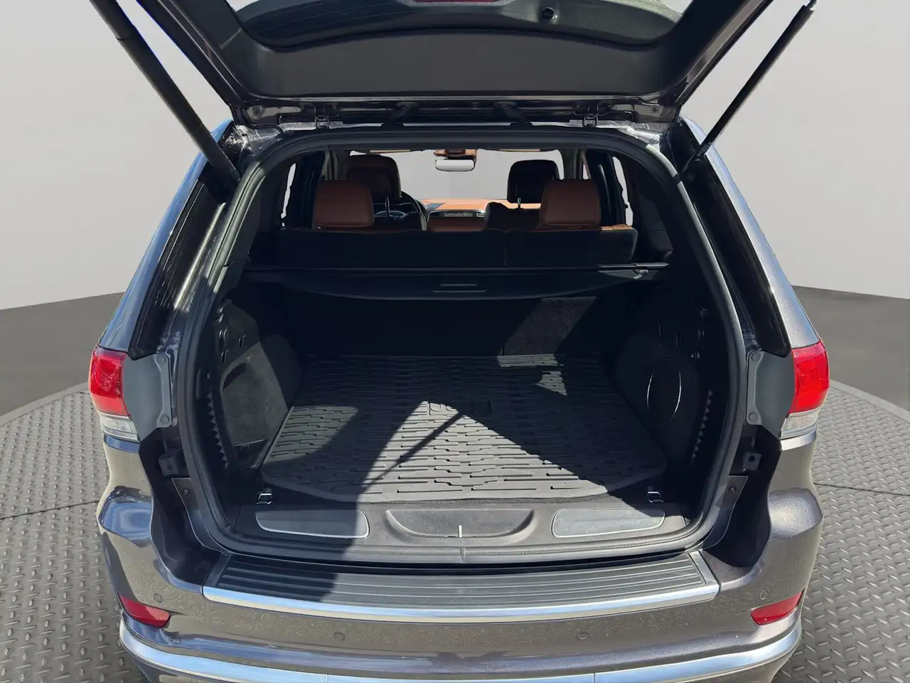 Jeep Grand Cherokee photo Jeep Grand Cherokee