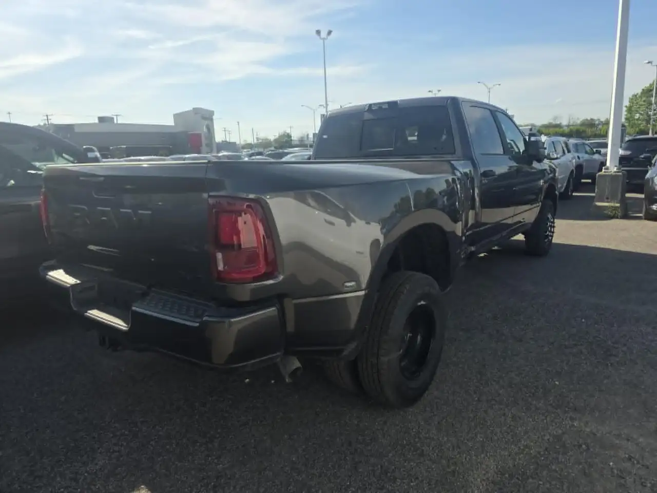 RAM 3500 снимка RAM 3500