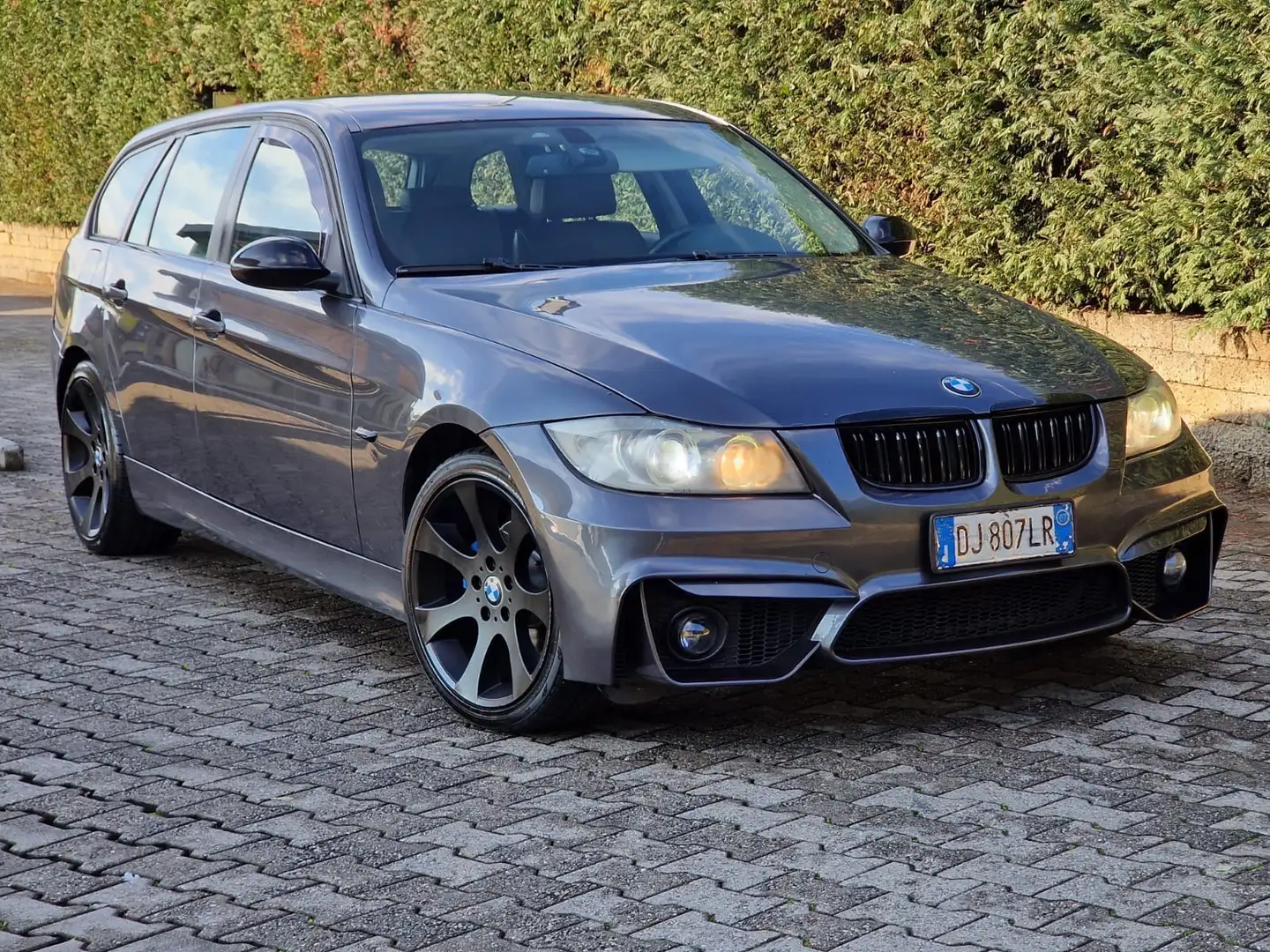 BMW 320 320d Touring Msport - 1