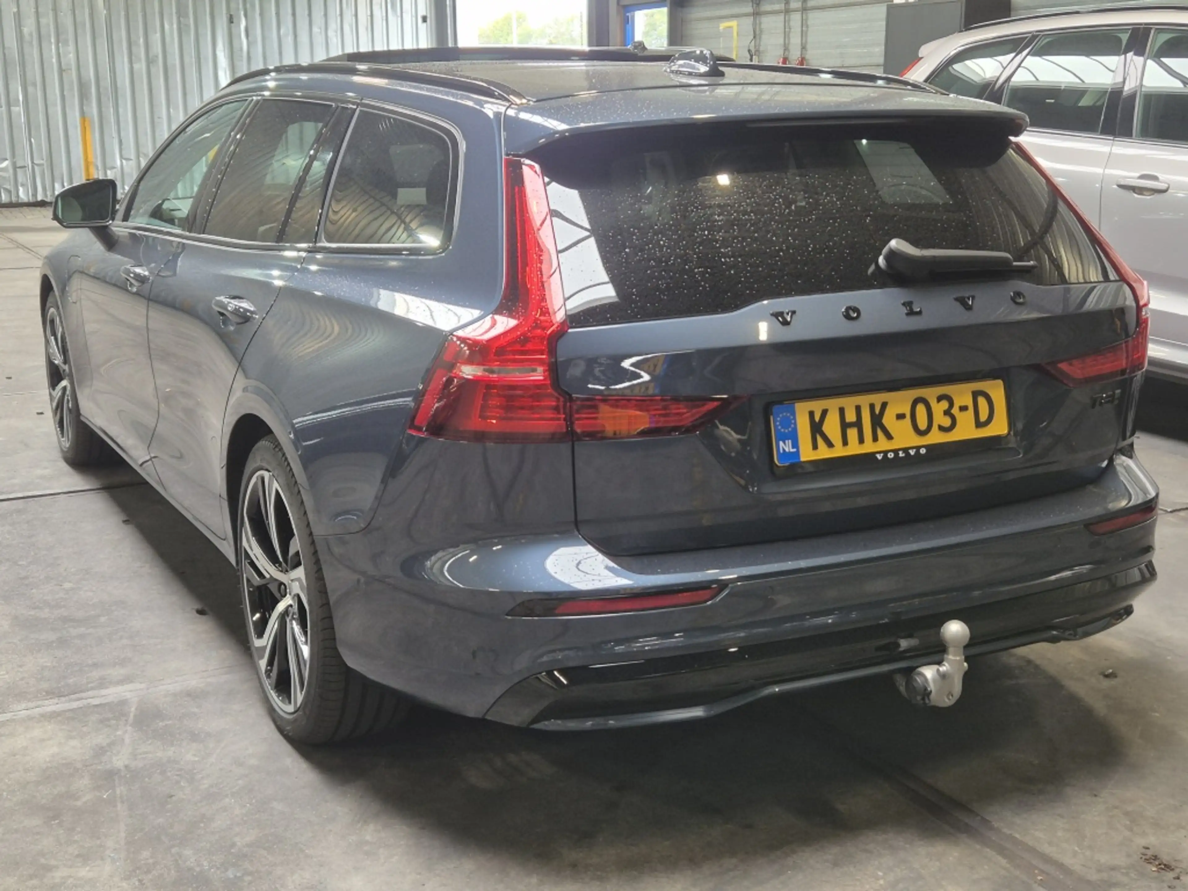 Volvo V60 T8 455PK AWD Ultra Dark | Trekhaak | Massagefuncti — photo 2