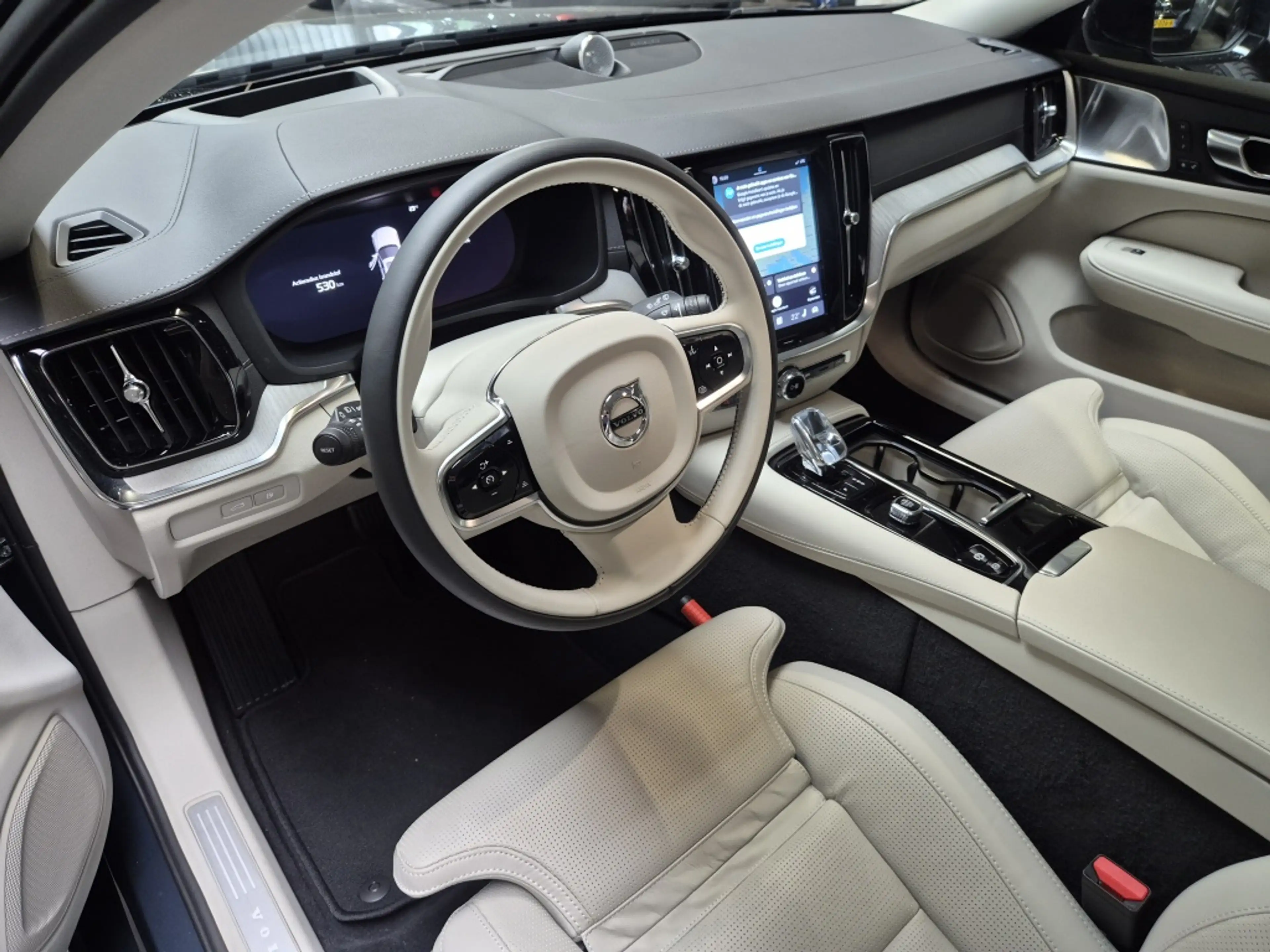 Volvo V60 T8 455PK AWD Ultra Dark | Trekhaak | Massagefuncti — photo 3