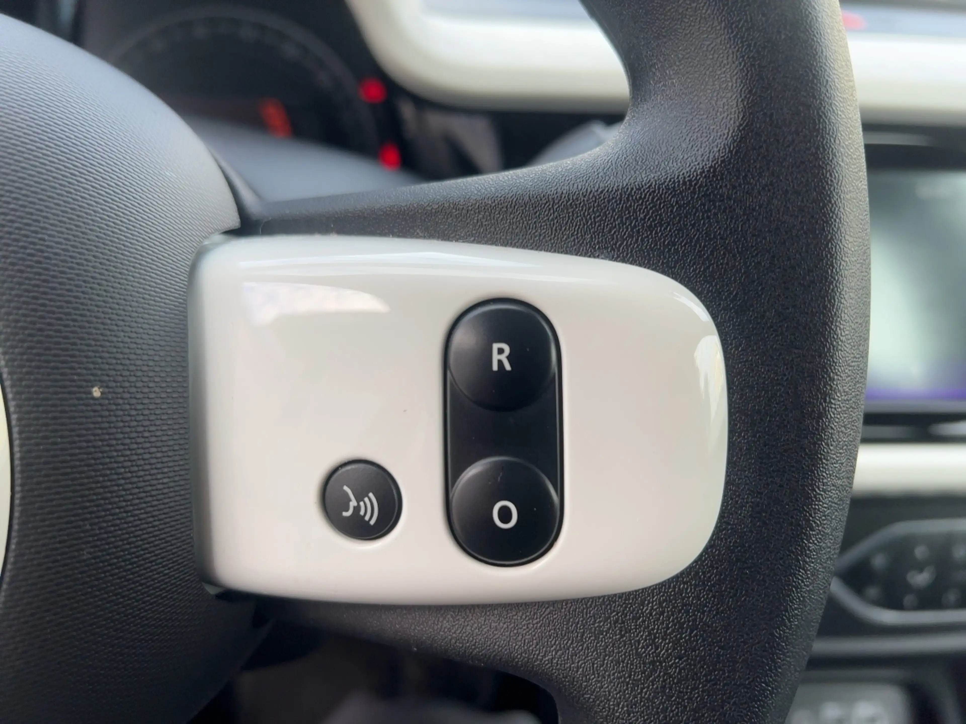 Renault Twingo 1.0 SCE 65 EQUILIBRE — photo 14