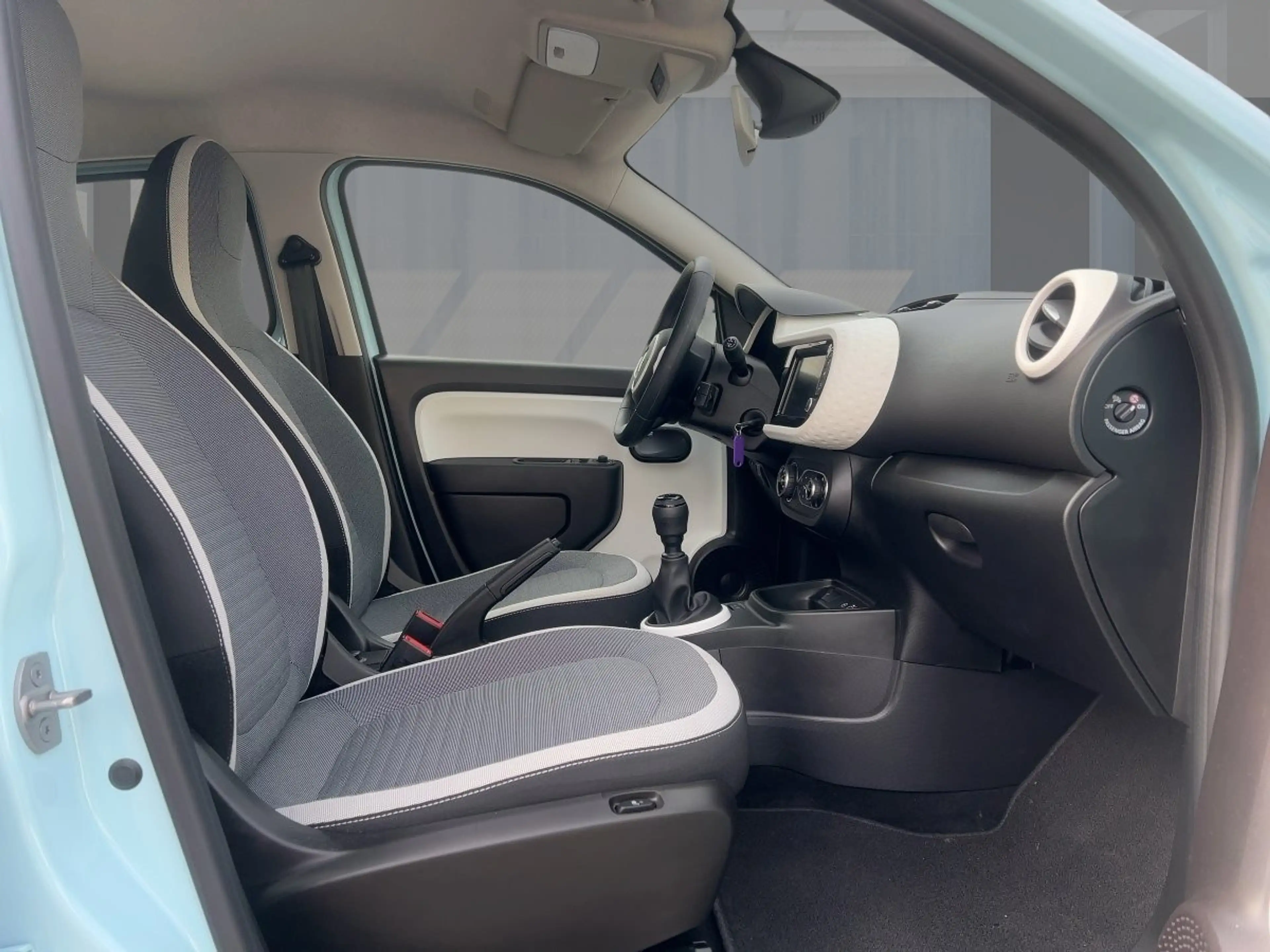 Renault Twingo 1.0 SCE 65 EQUILIBRE — photo 8