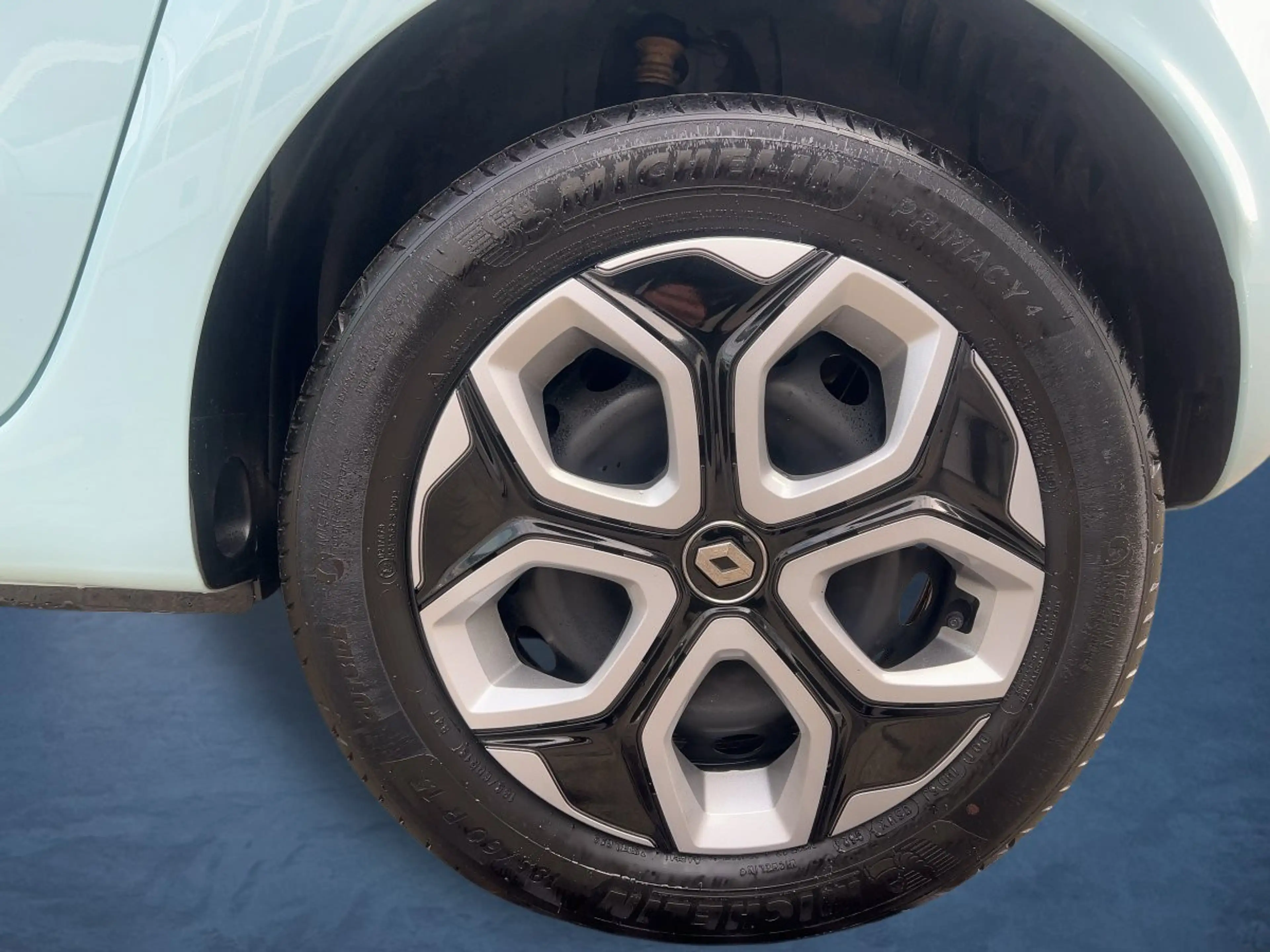 Renault Twingo 1.0 SCE 65 EQUILIBRE — photo 19
