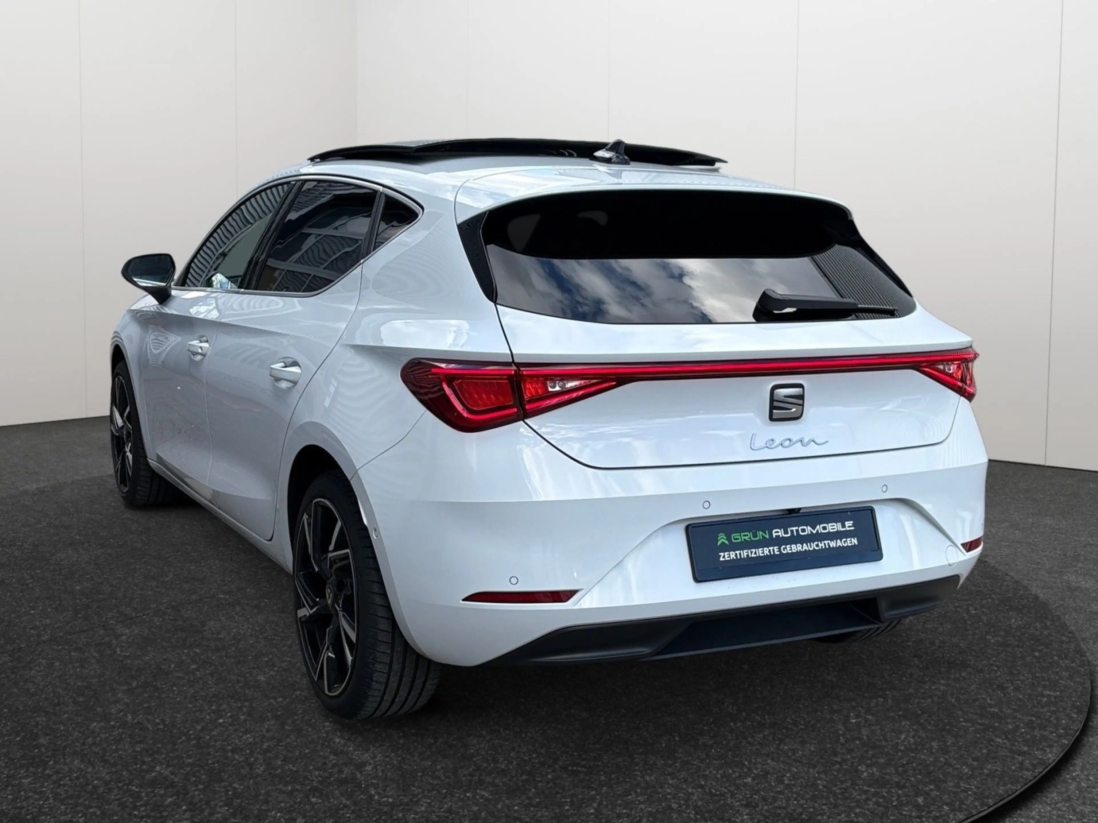 SEAT Leon Xcellence Schiebedach/Apple CarPlay — photo 6