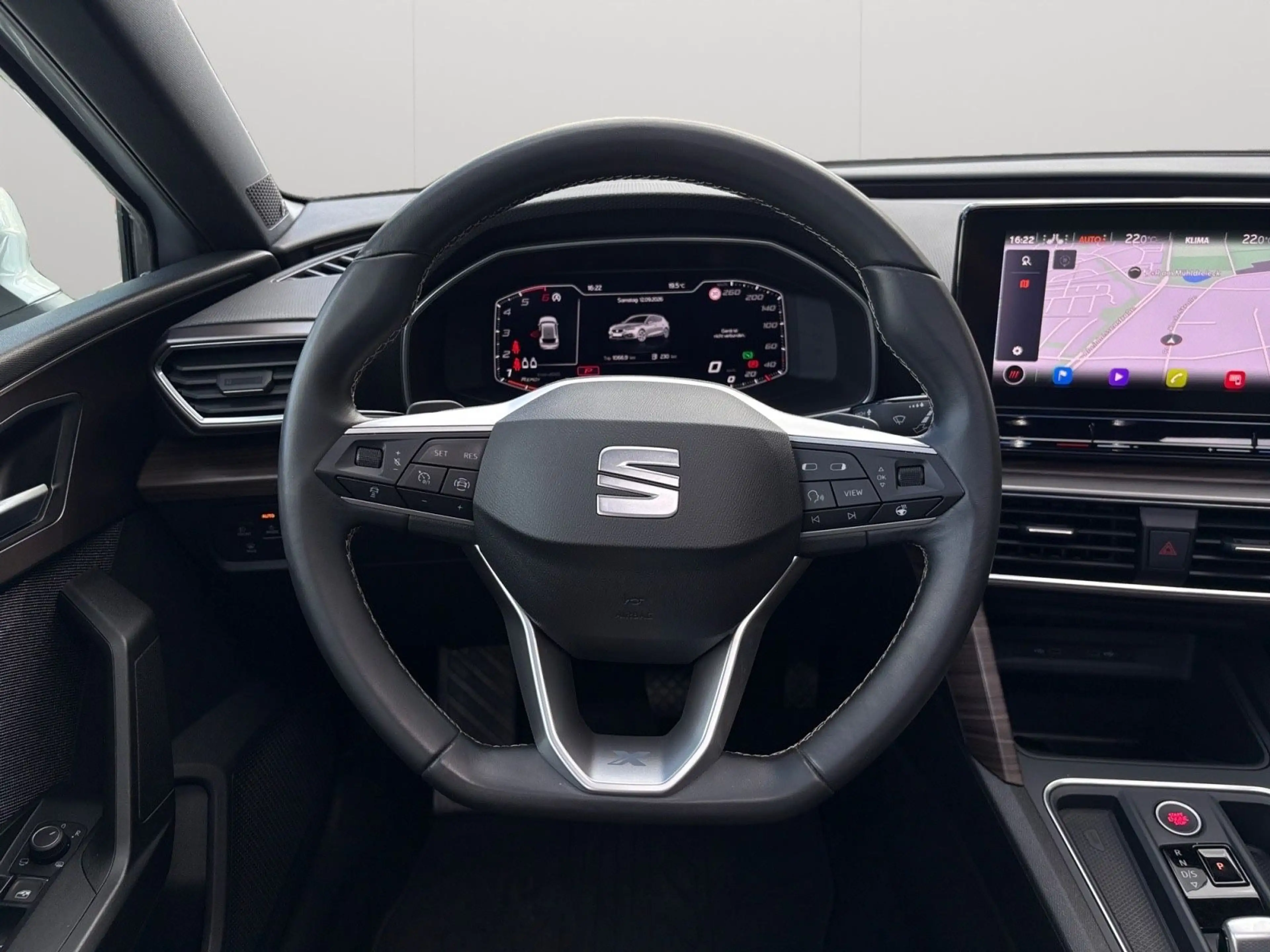 SEAT Leon Xcellence Schiebedach/Apple CarPlay — photo 14
