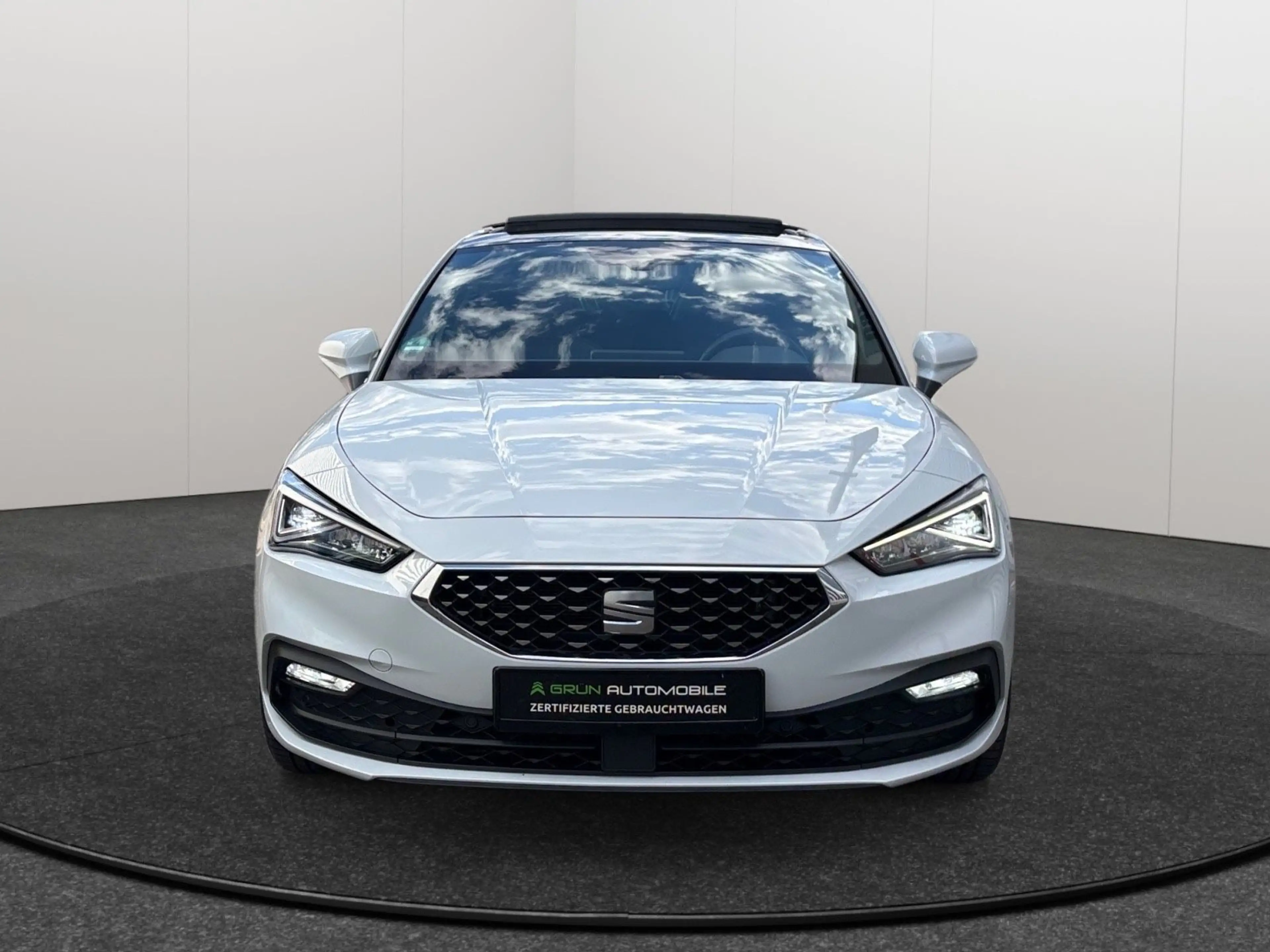 SEAT Leon Xcellence Schiebedach/Apple CarPlay — photo 2