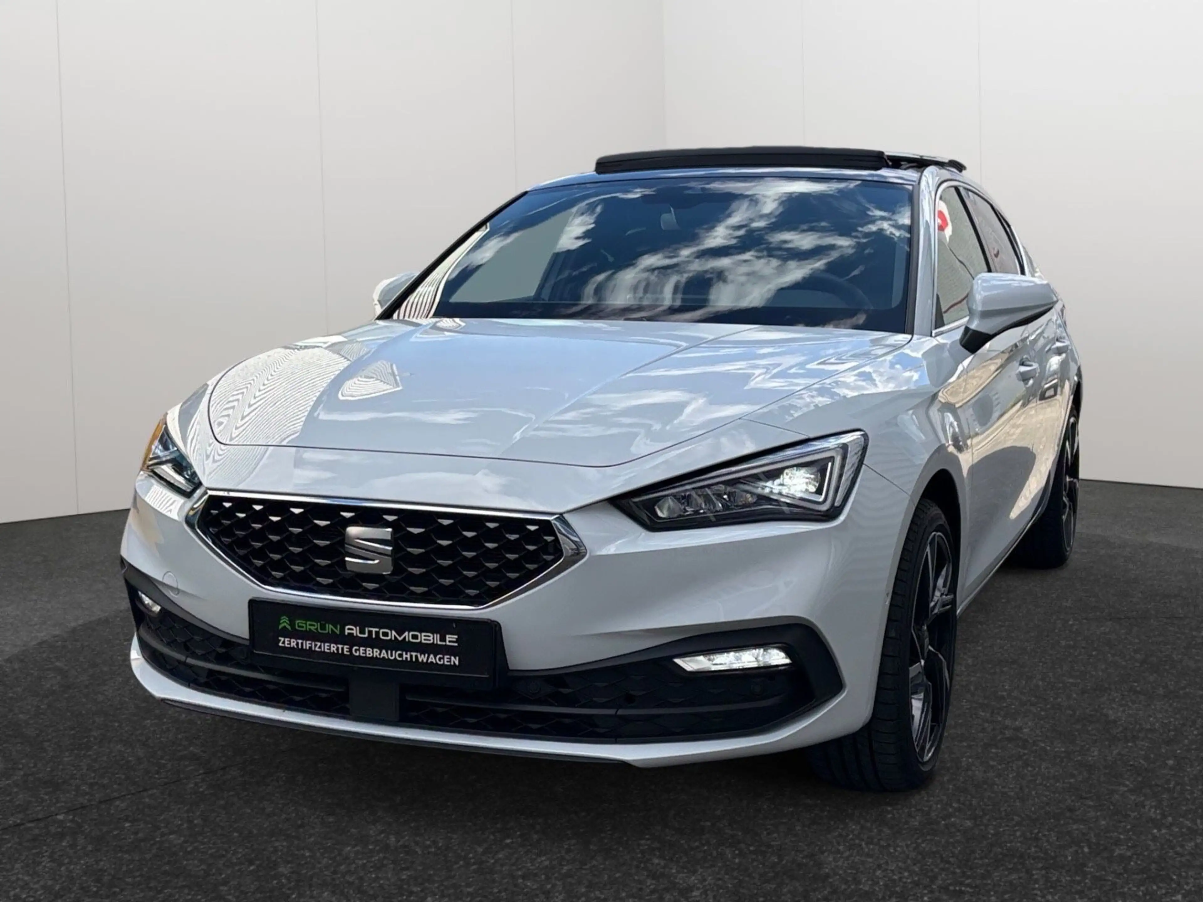 SEAT Leon Xcellence Schiebedach/Apple CarPlay — photo 3