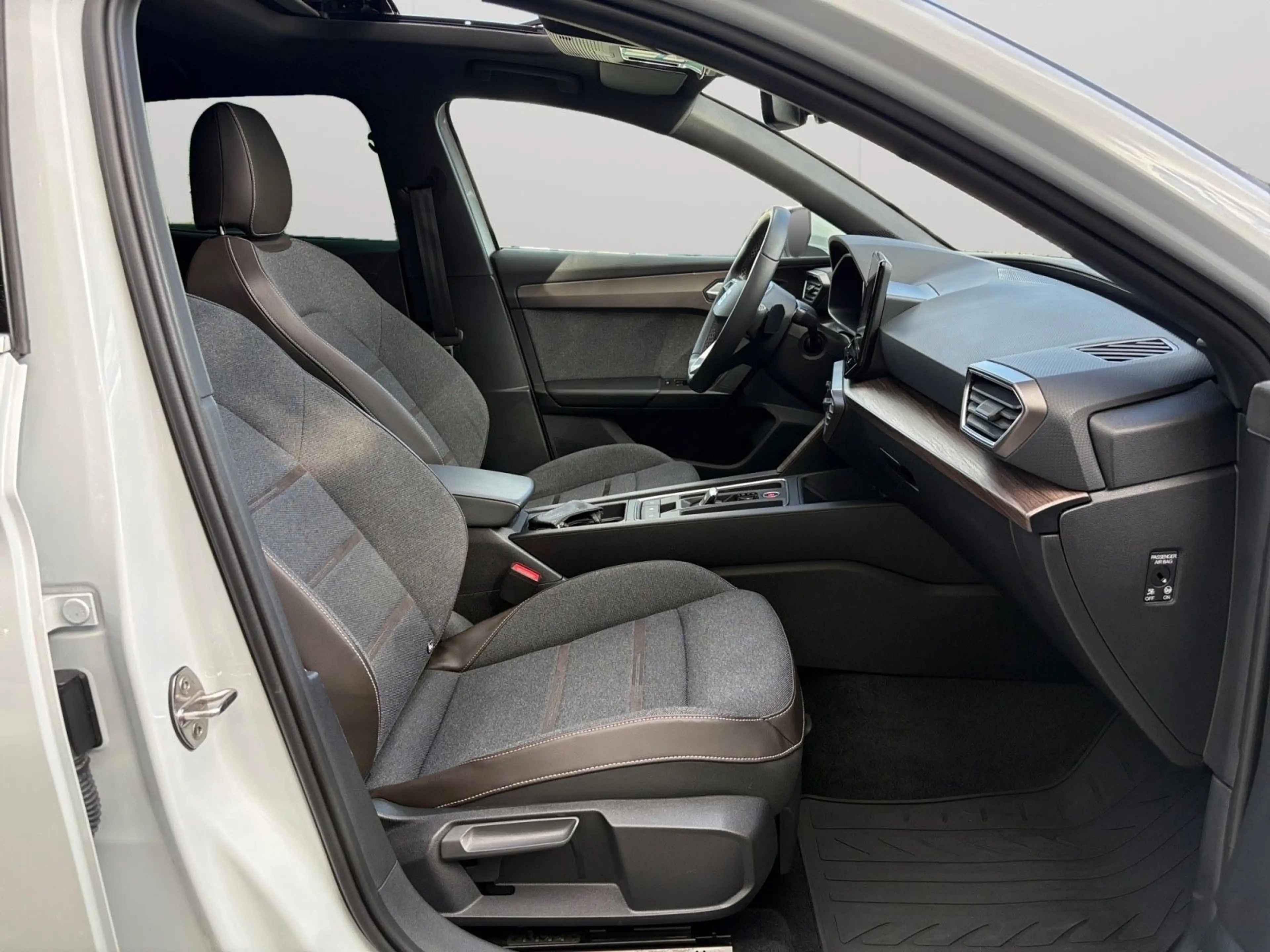 SEAT Leon Xcellence Schiebedach/Apple CarPlay — photo 12