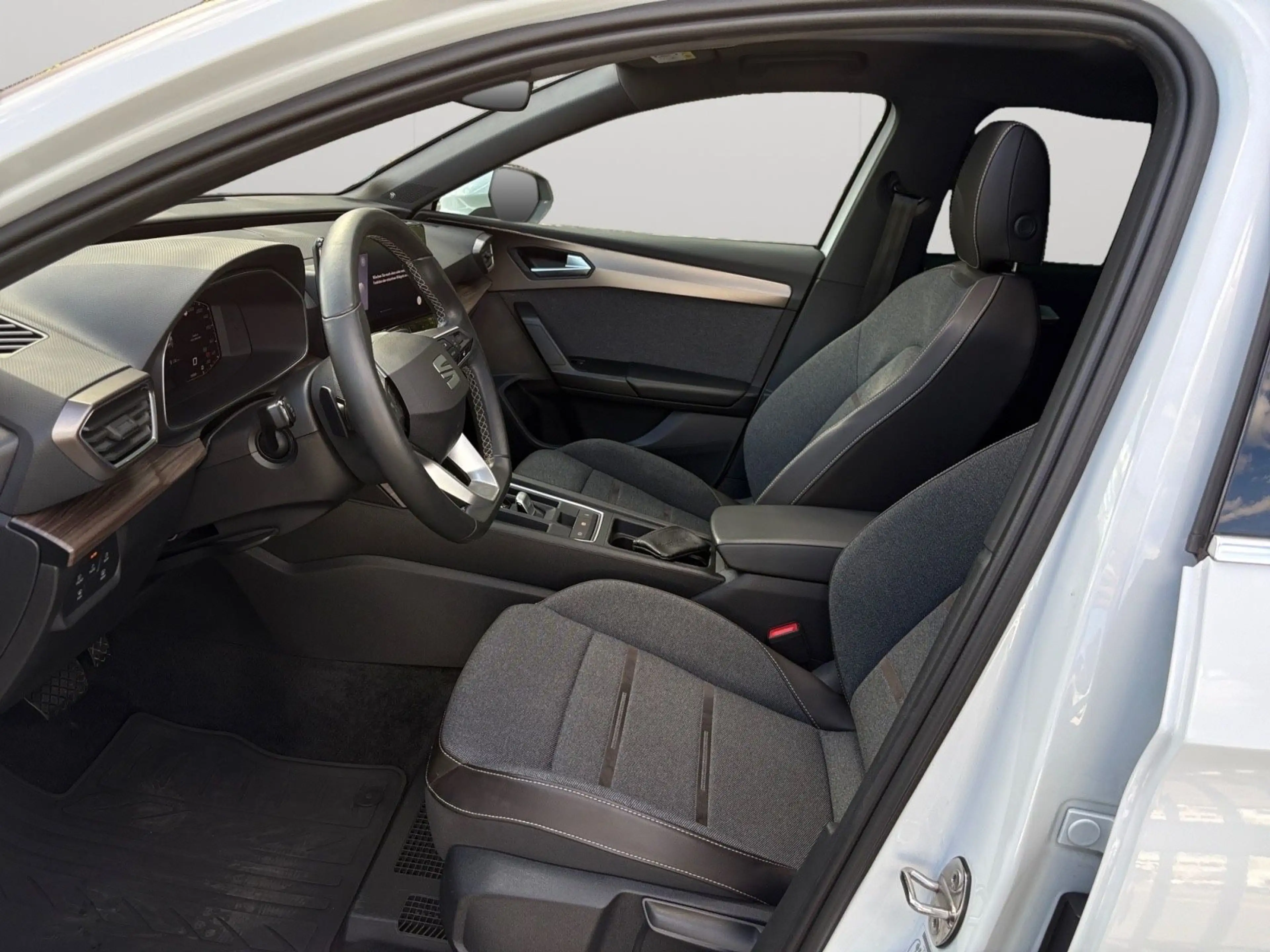 SEAT Leon Xcellence Schiebedach/Apple CarPlay — photo 10