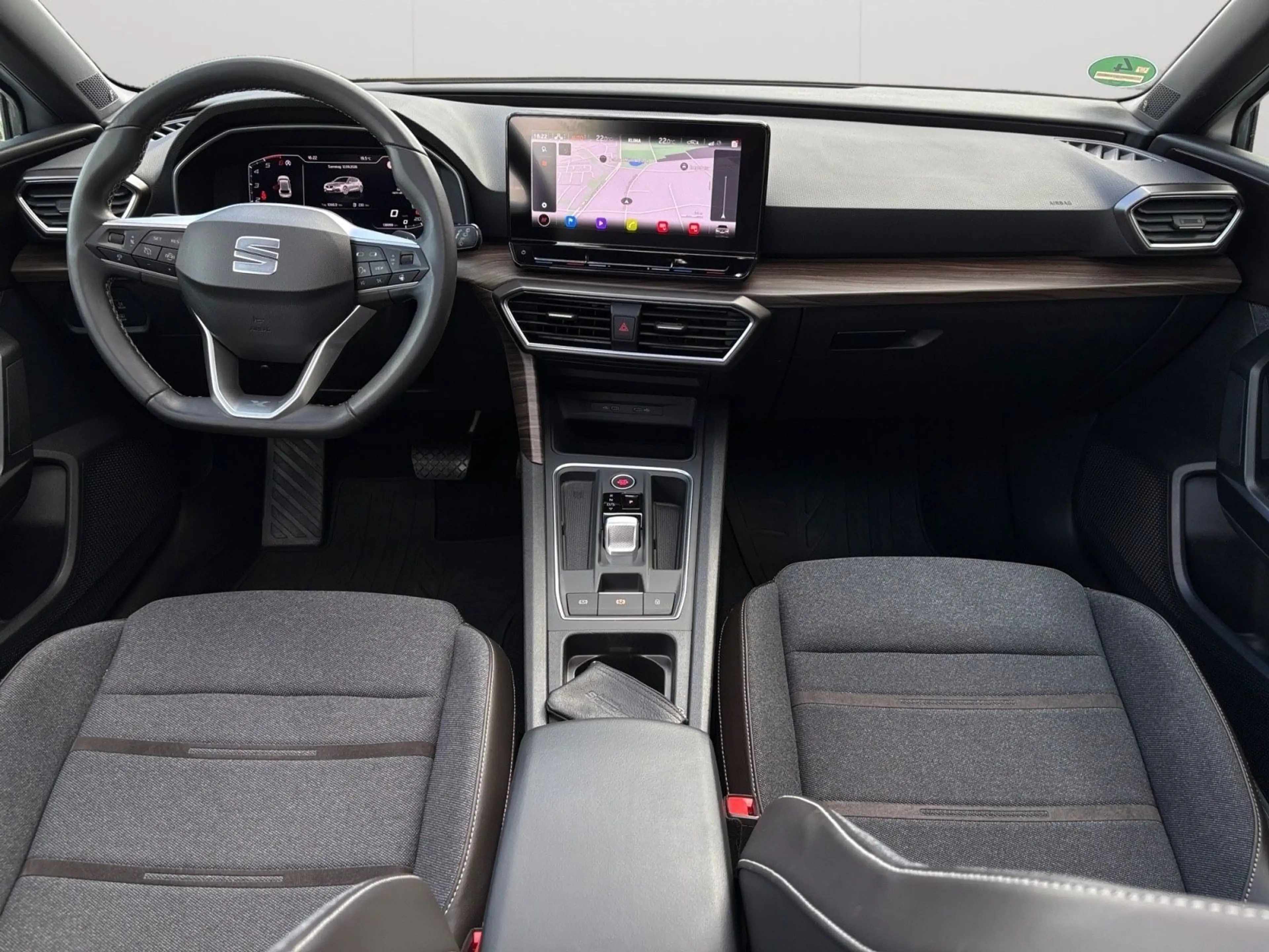 SEAT Leon Xcellence Schiebedach/Apple CarPlay — photo 11