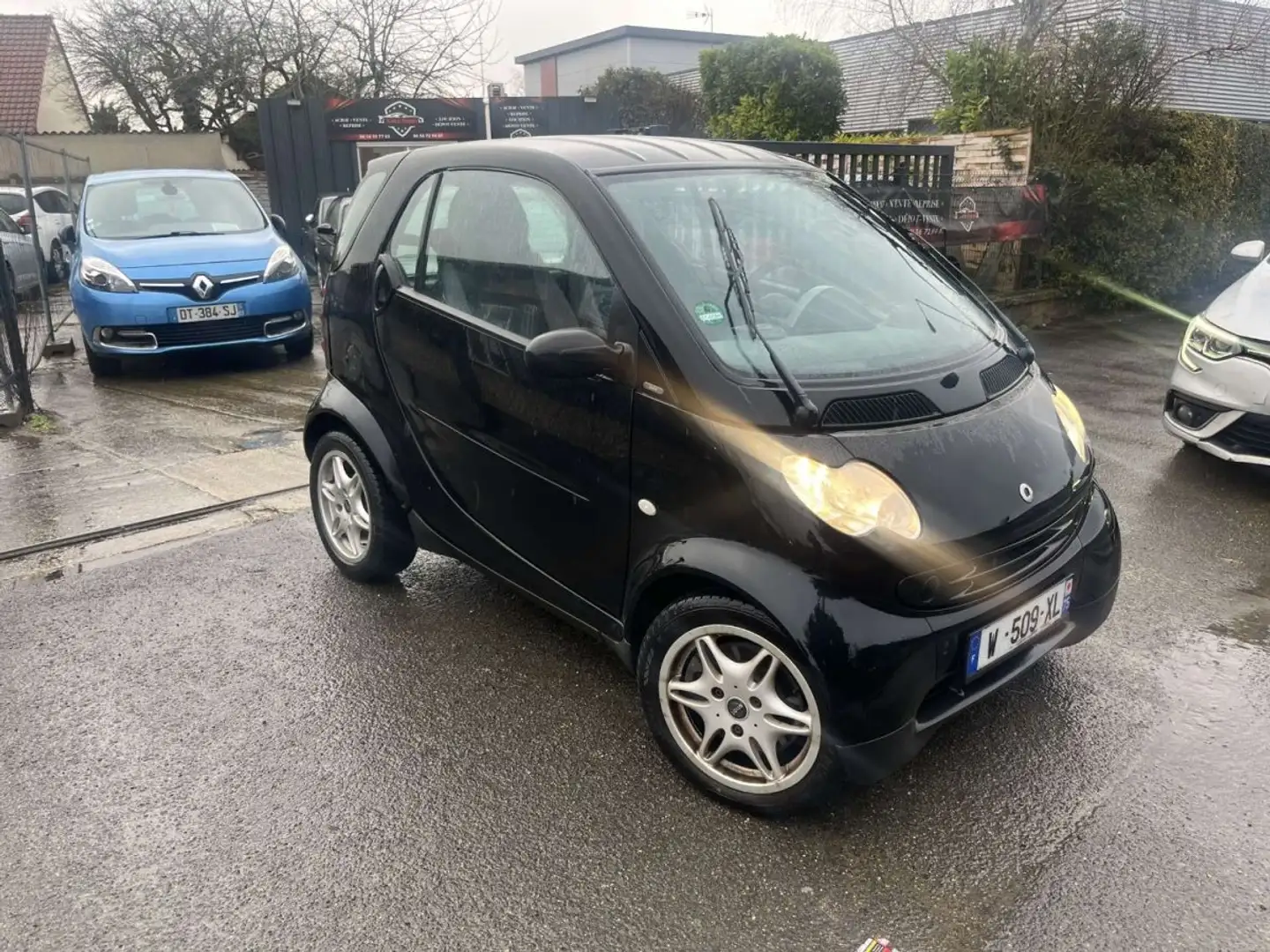 smart forTwo 50ch Pure AUTOMATIQUE Schwarz - 1