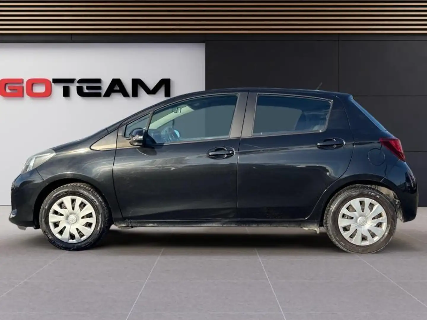 Toyota Yaris 1.33 COMFORT CAMERA BT Zwart - 2