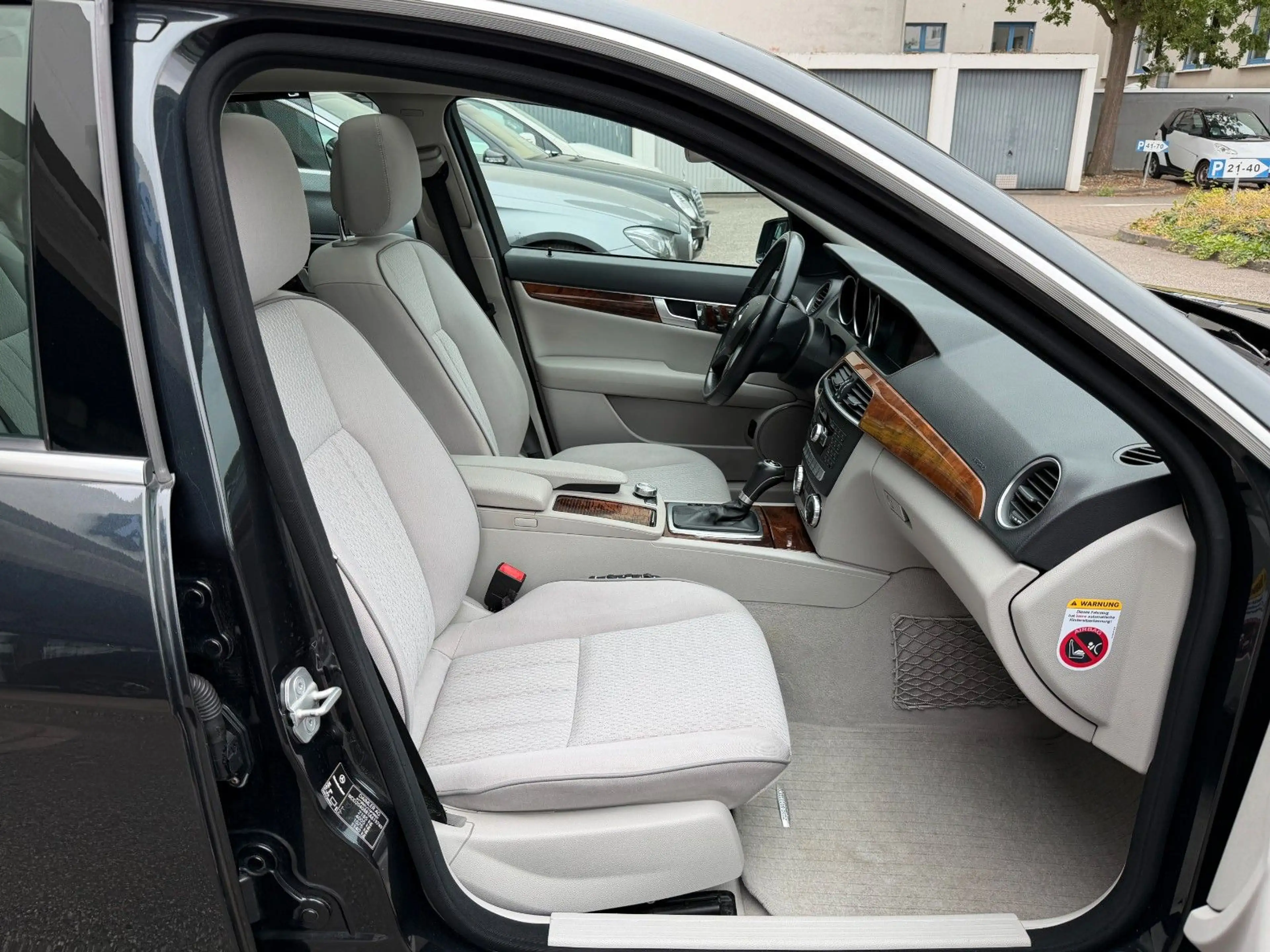 Mercedes-Benz C 350 CGI BlueEfficiency 4Matic/Navi/Memory/Pano — photo 14