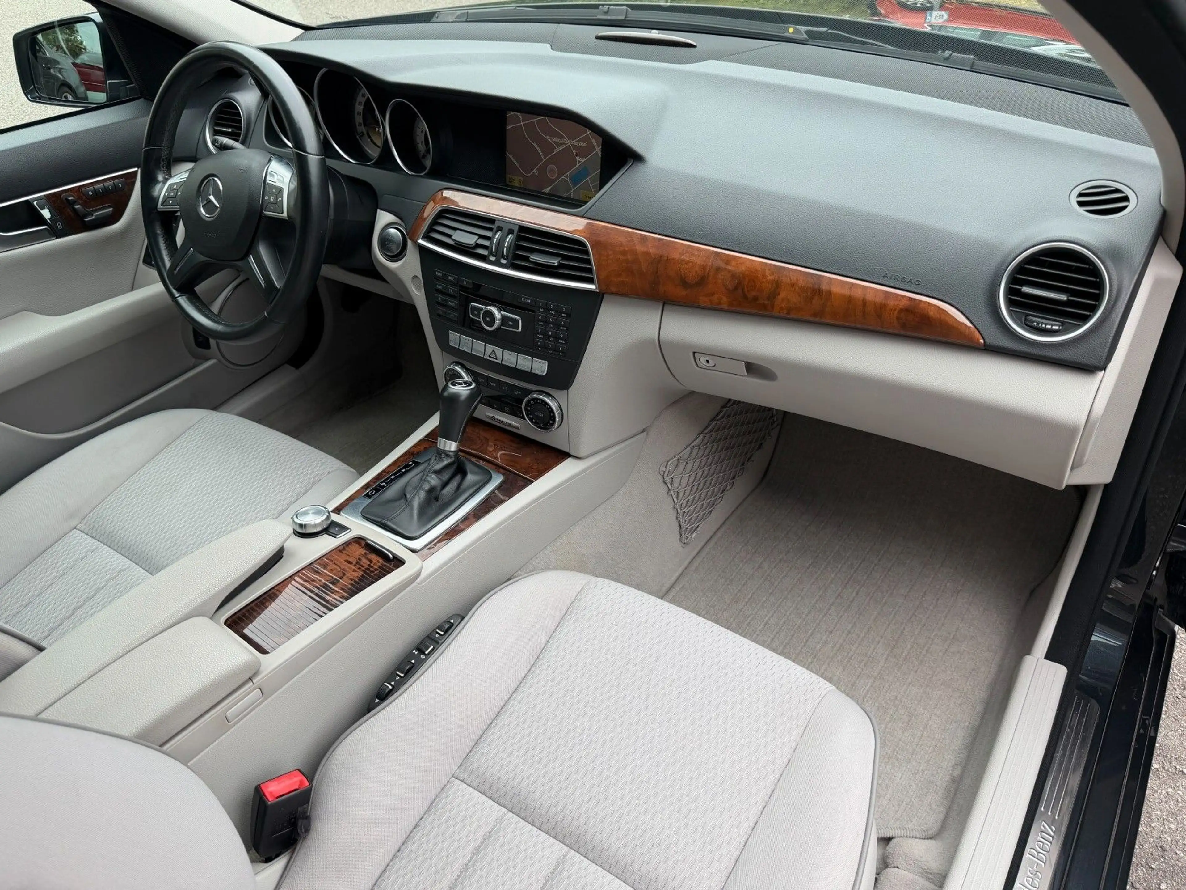 Mercedes-Benz C 350 CGI BlueEfficiency 4Matic/Navi/Memory/Pano — photo 13