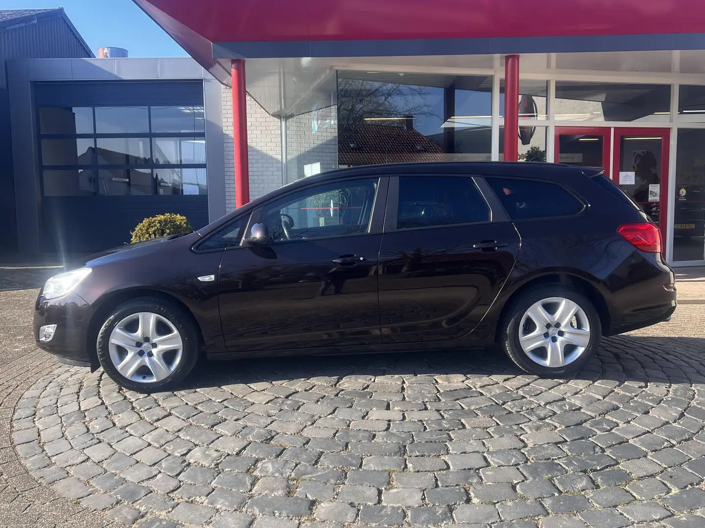 Opel Astra Sports Tourer 1.4 Turbo Edition | Trekhaak | Airco Bruin - 2