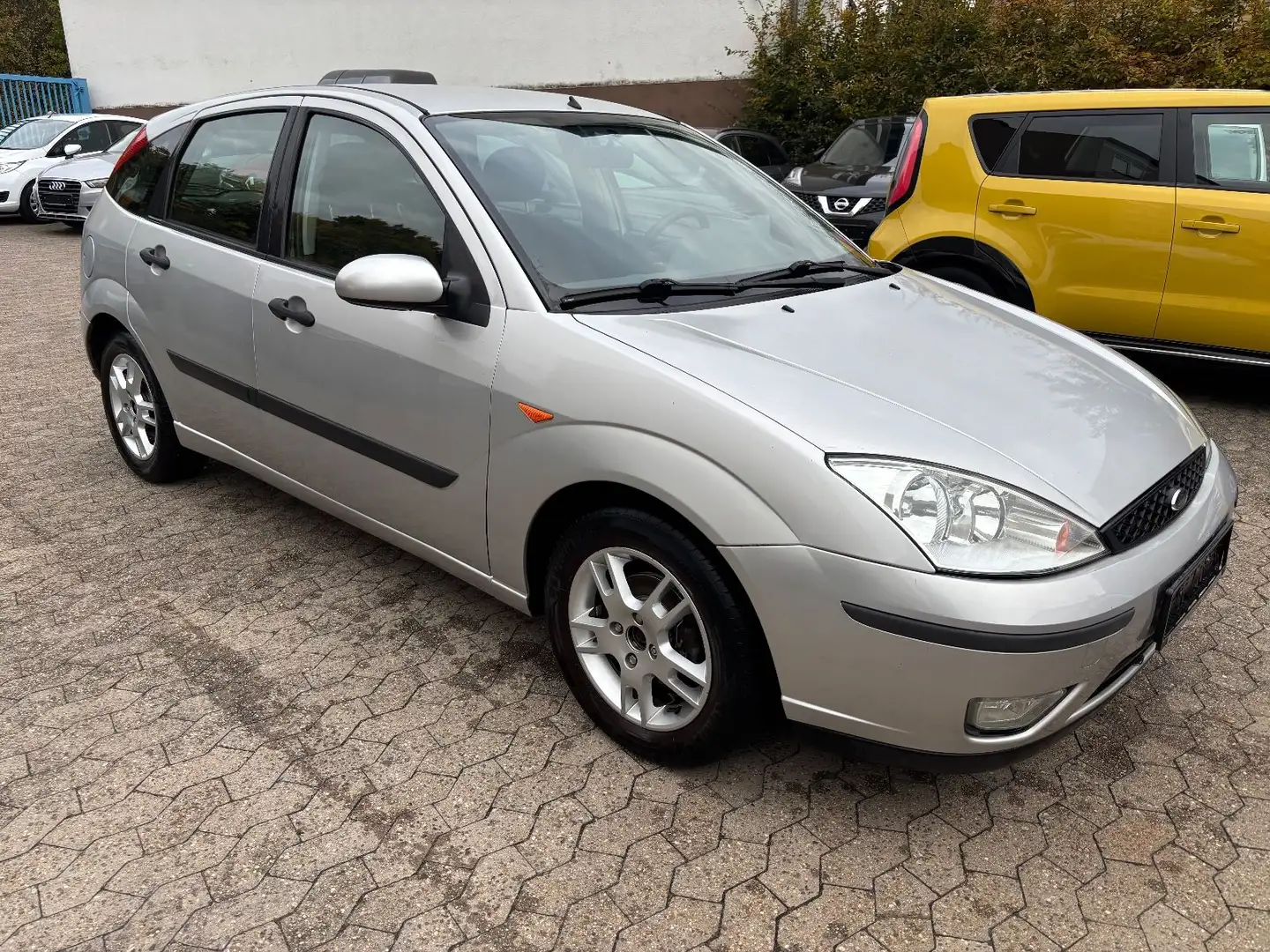 Ford Focus 1.8 Futura Silber - 2