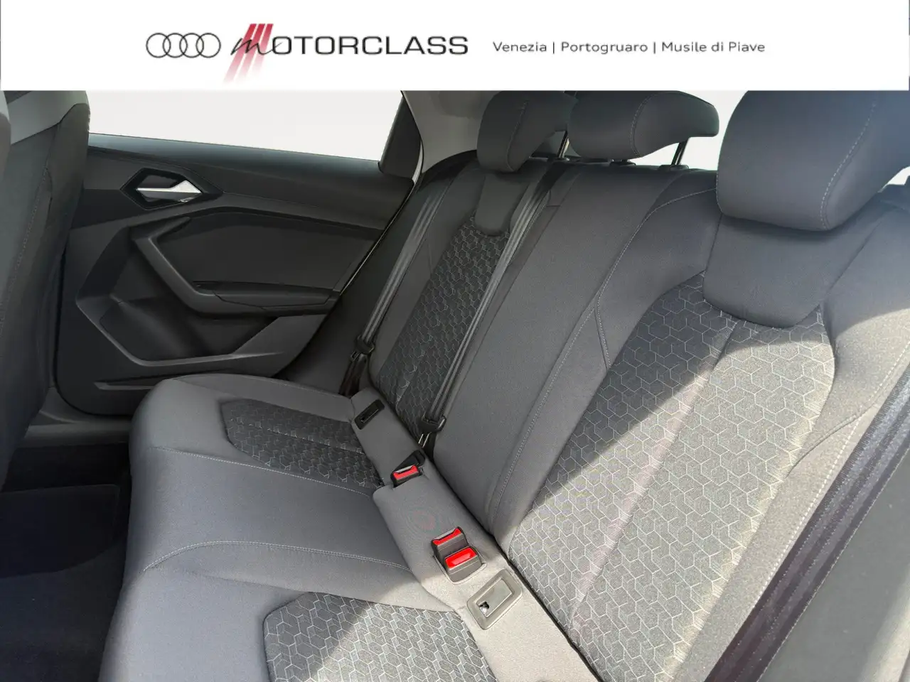 Audi A1 2026 — фото 13