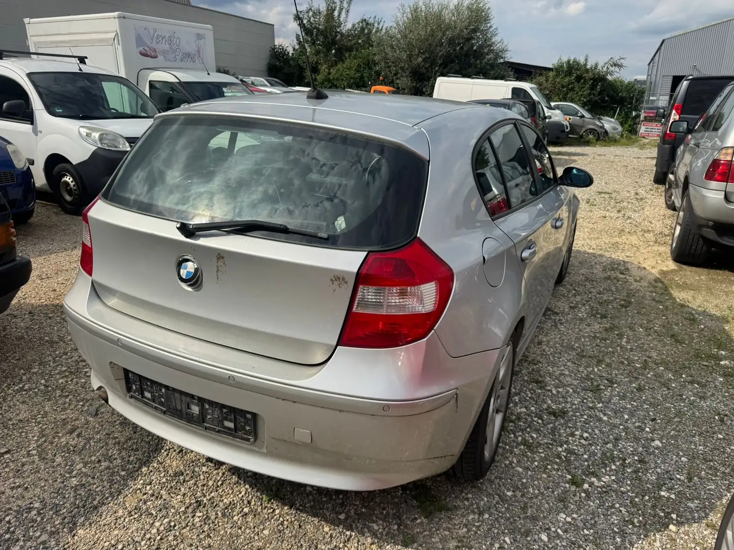 BMW 118 1er (5-Türer) 118i Aut. - 2