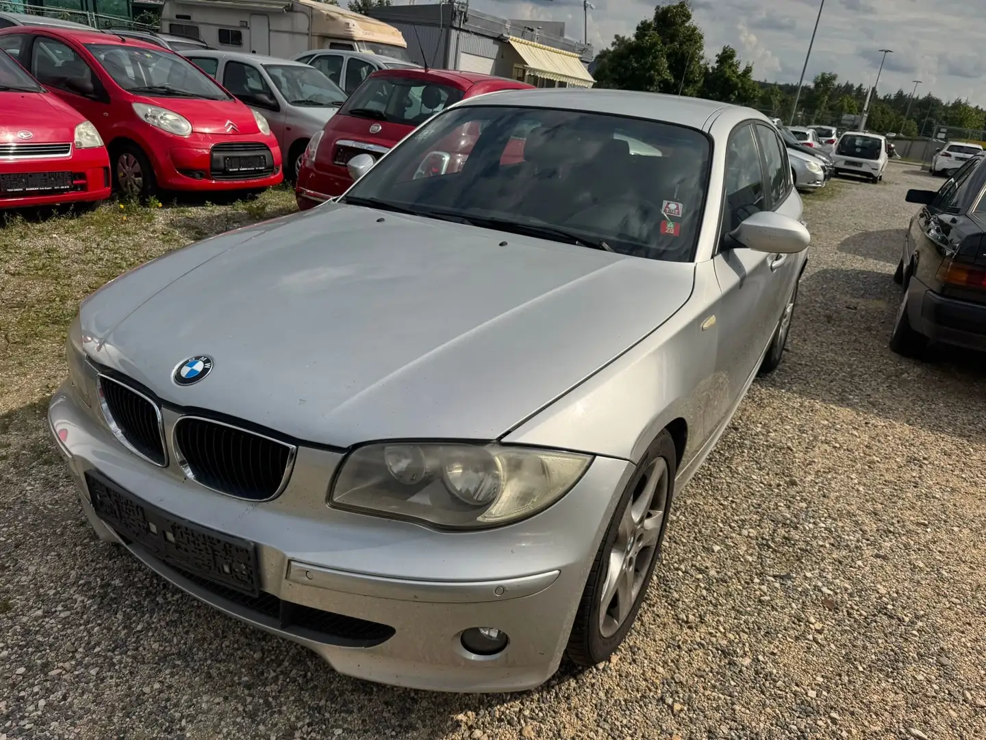 BMW 118 1er (5-Türer) 118i Aut. - 1