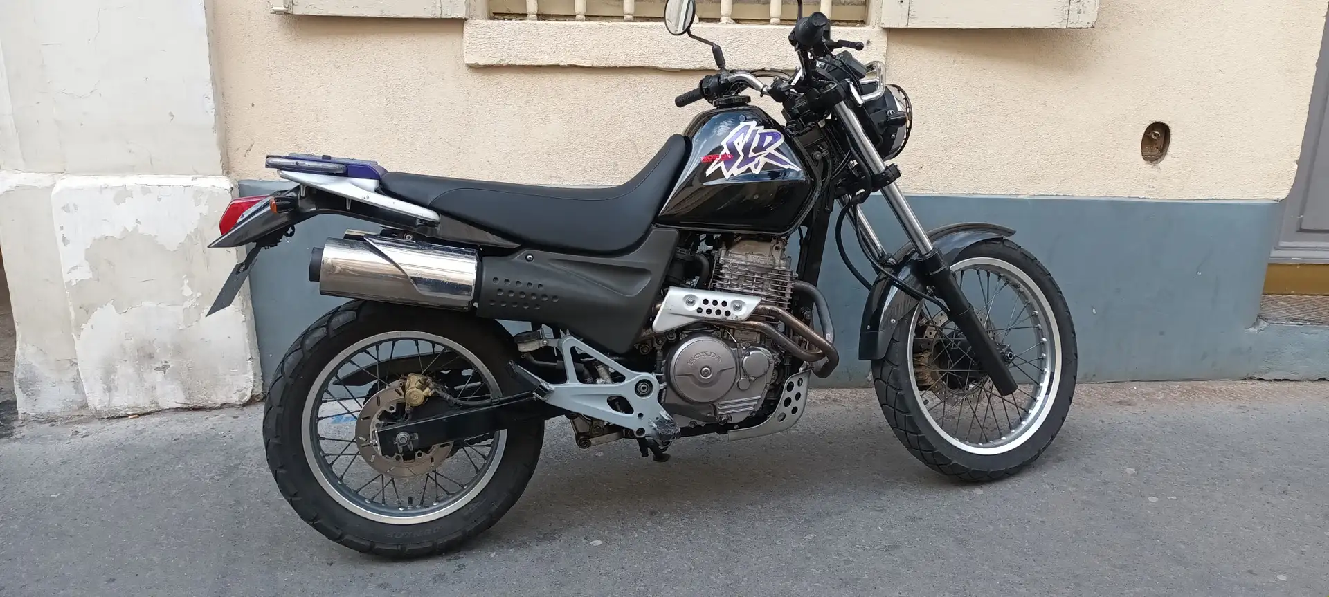Honda Noir - 1