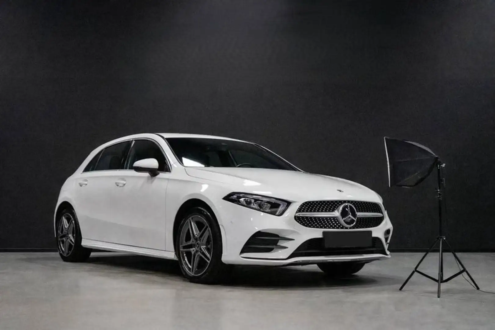 Mercedes-Benz A 250 e AMG*CARPLAY*MBUX*VRT-COCKPIT Weiß - 2