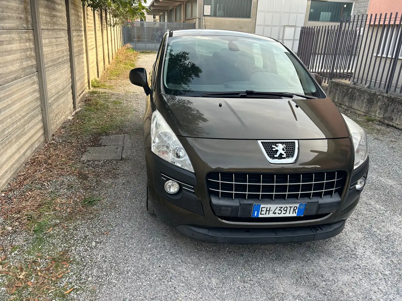 Peugeot 3008 3008 I1.6 hdi 8v Business 112cv — photo 1 of 5