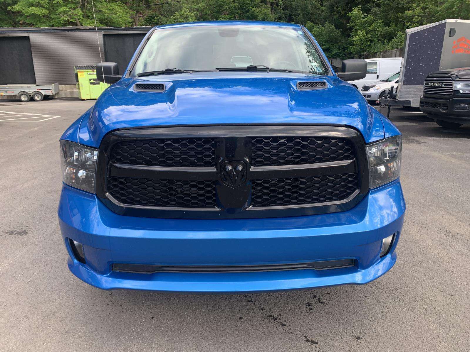 2022 RAM 1500 1500 Express Crew Cab 4x4 | HEMI 5.7 | Night Editi — снимка 1