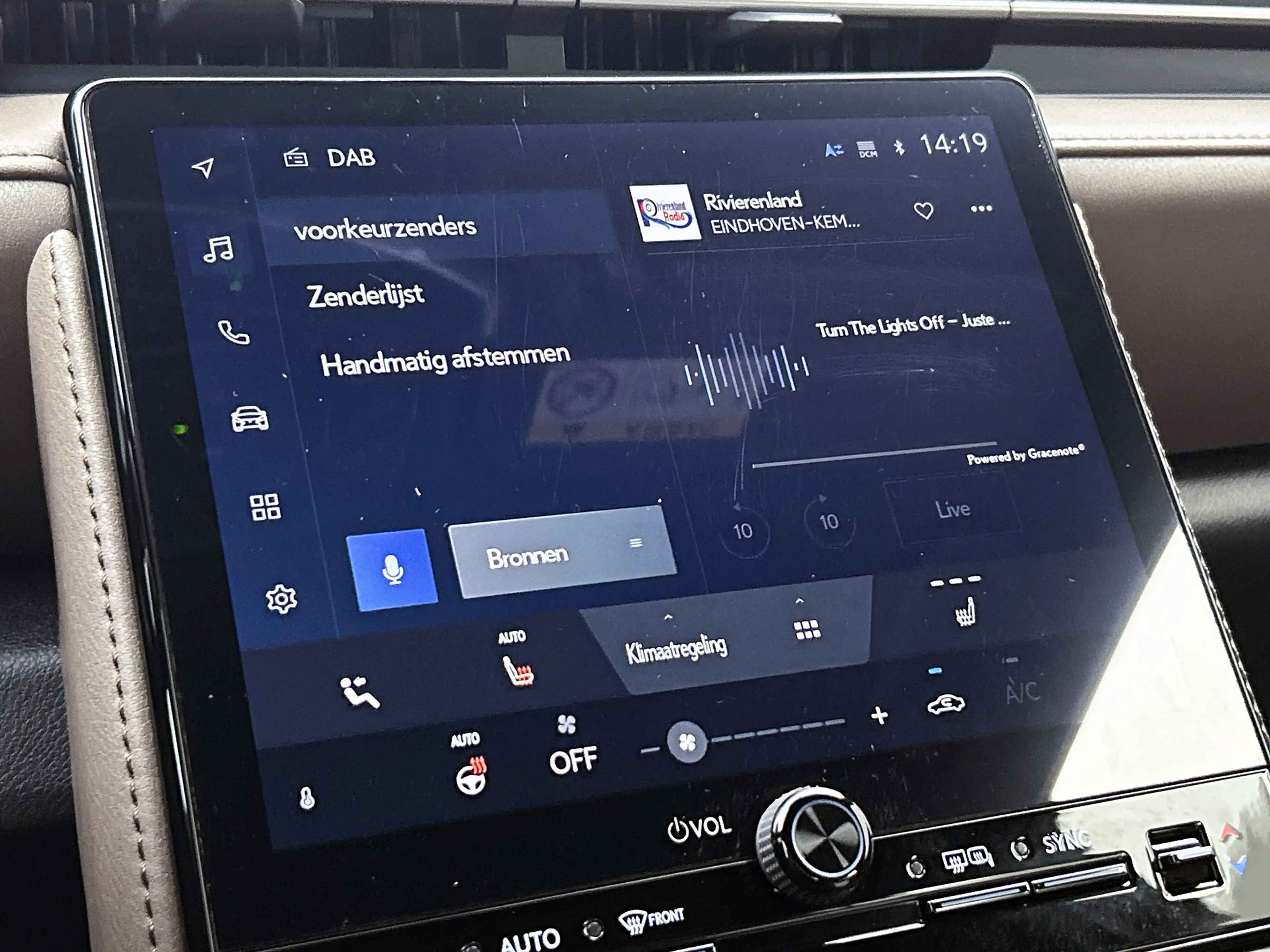 Lexus LBX Elegant 2WD | 18" LM Velgen | Stoelverwarming | Le — photo 9