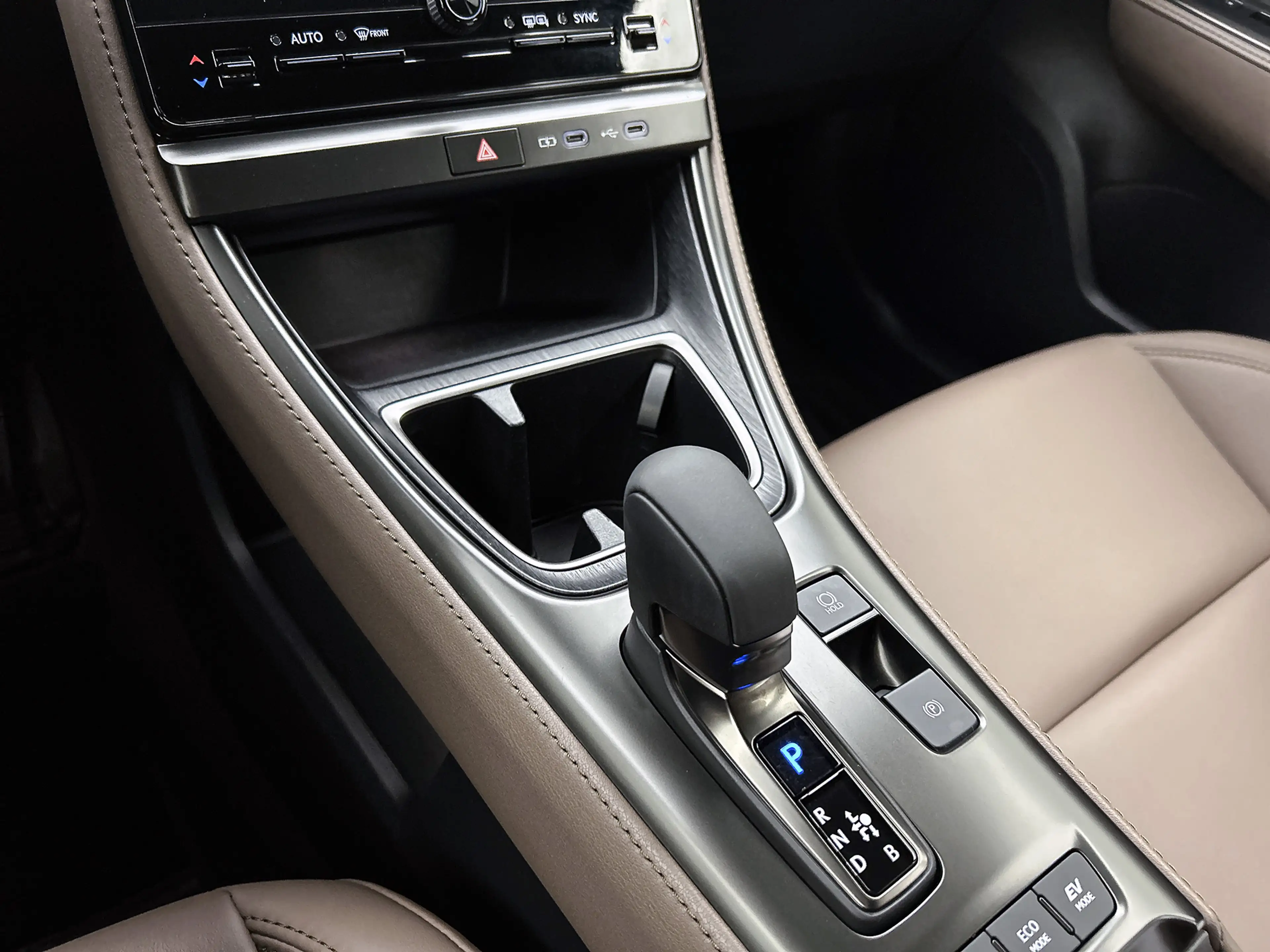 Lexus LBX Elegant 2WD | 18" LM Velgen | Stoelverwarming | Le — photo 11