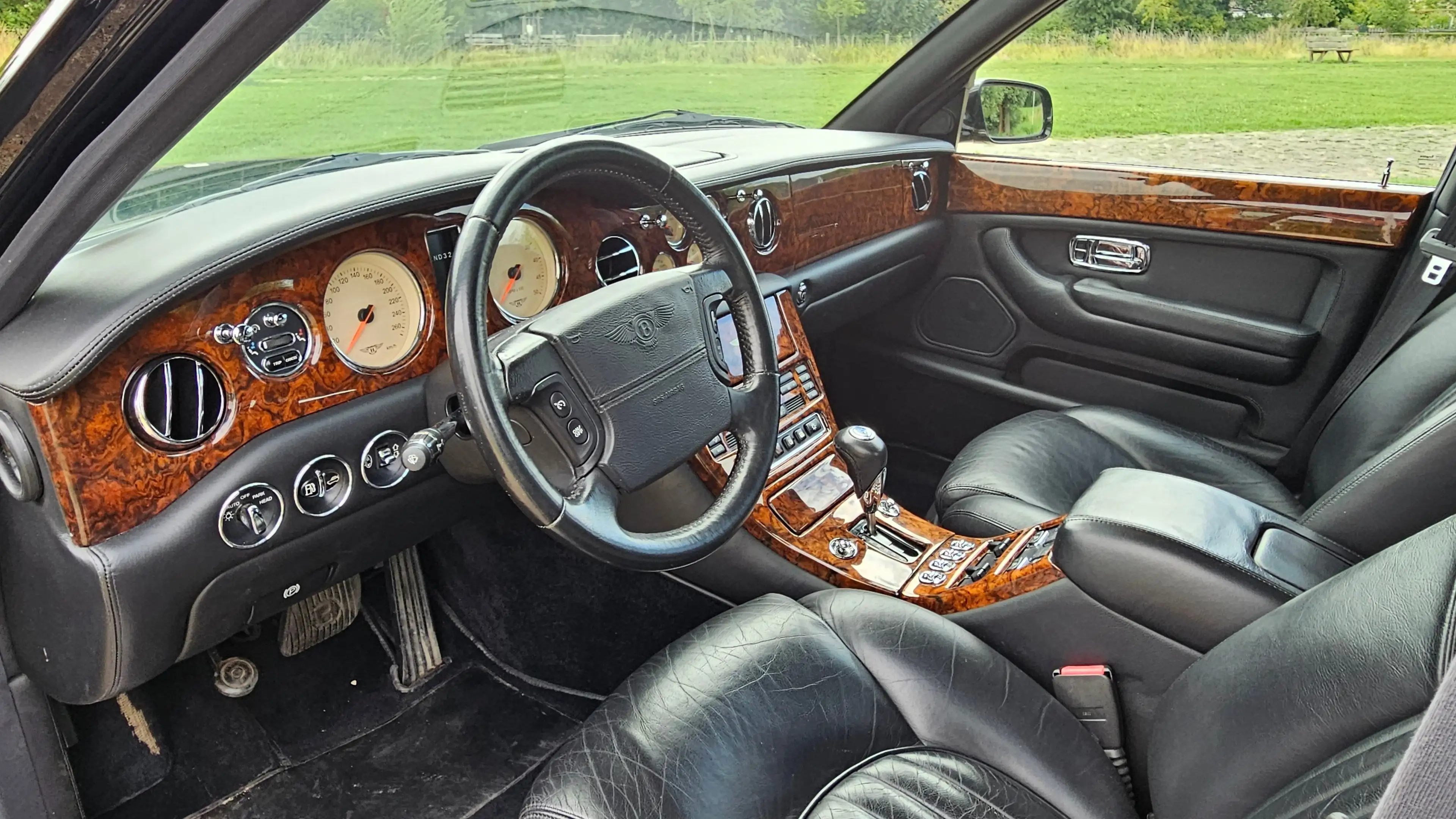 Bentley Arnage — photo 10