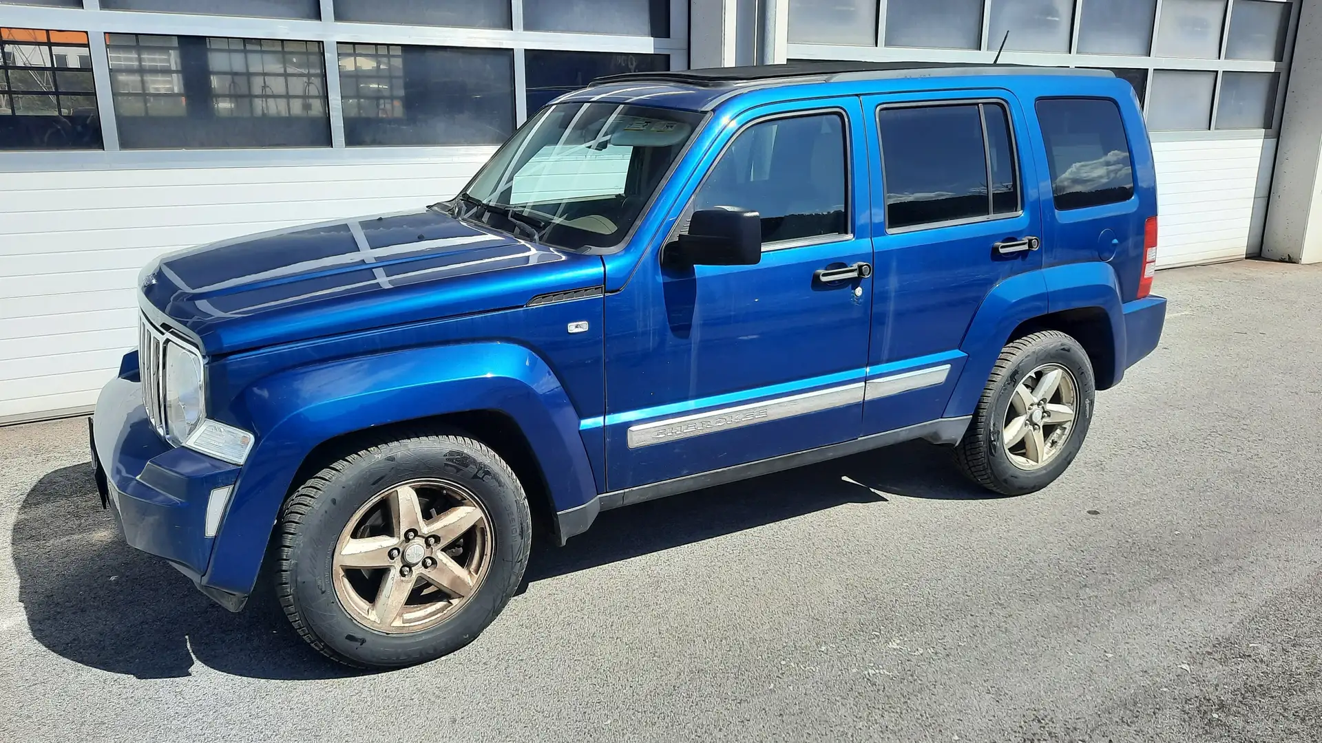 Jeep Cherokee 2,8 Limited Plus CRD Aut. Blau - 1