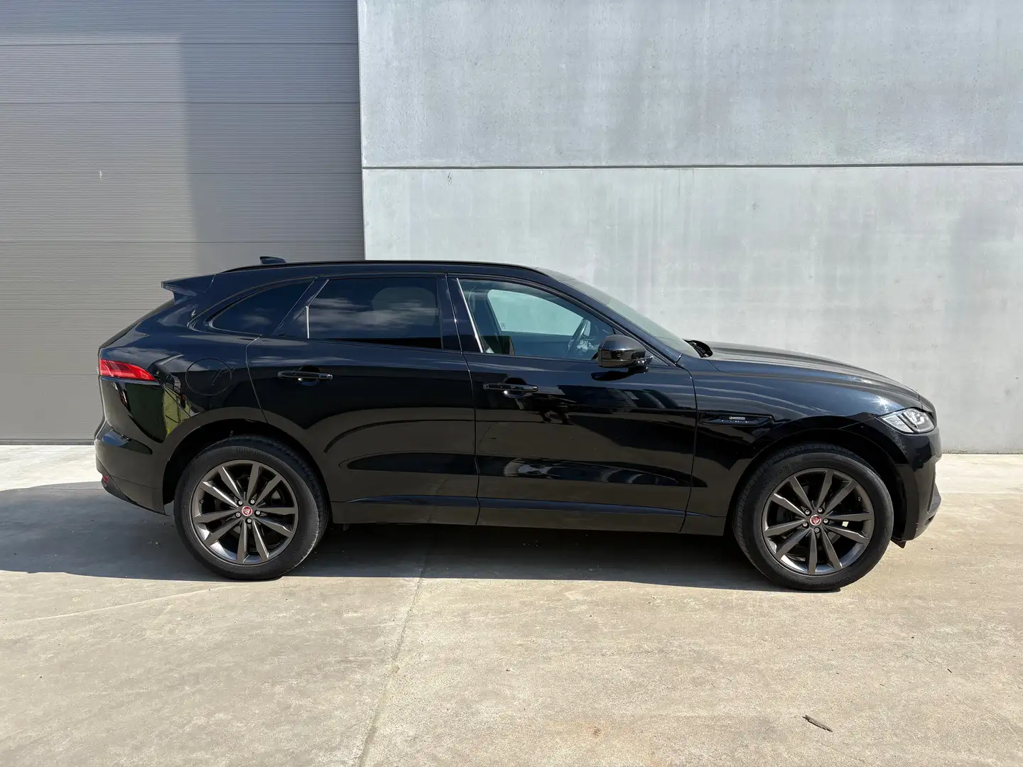 Jaguar F-Pace F-Pace 2.0D AWD R-Sport. Lichte Vracht Noir - 2