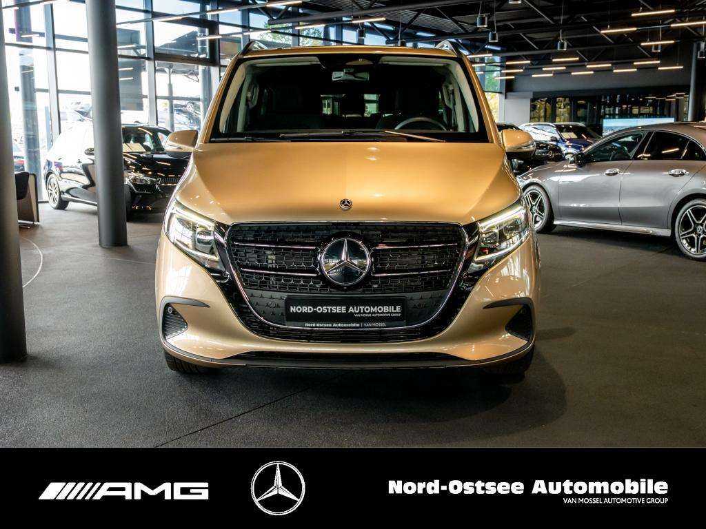 Mercedes-Benz V 220