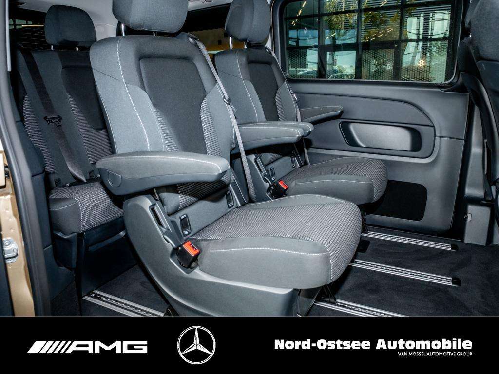 Mercedes-Benz V 220