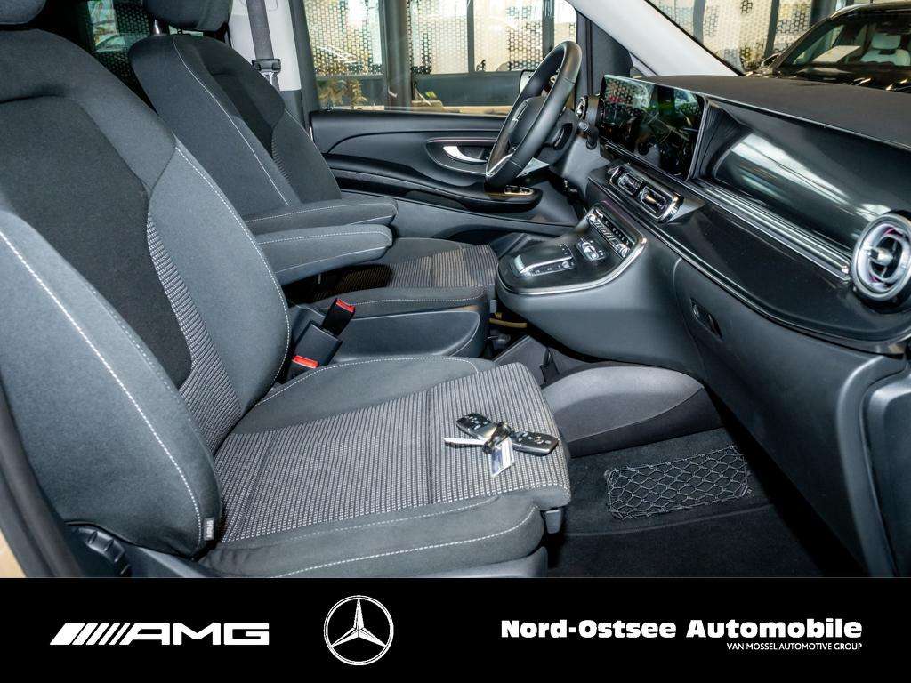 Mercedes-Benz V 220