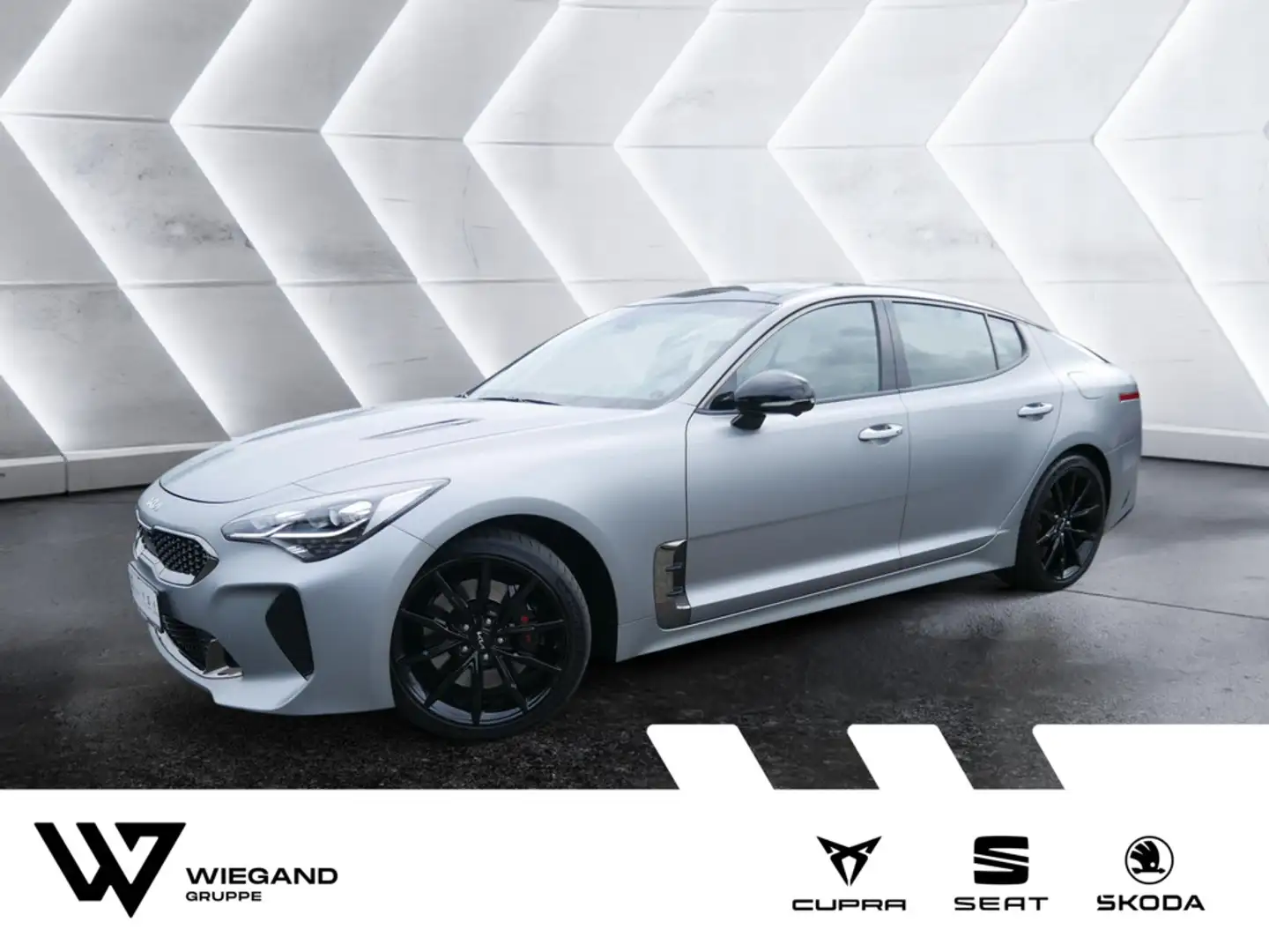 Kia Stinger 3.3 V6 T-GDI GT 4WD SITZBELÜFTUNG LED Grijs - 1