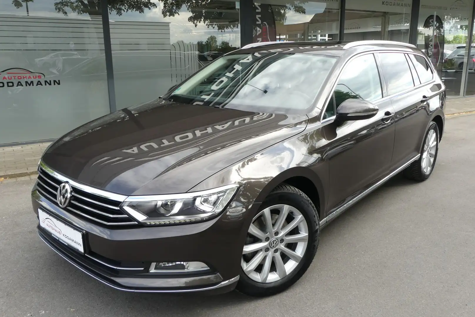 Volkswagen Passat Variant Highline 2.0 TDI*ACC*Pano*LederAl Brown - 2