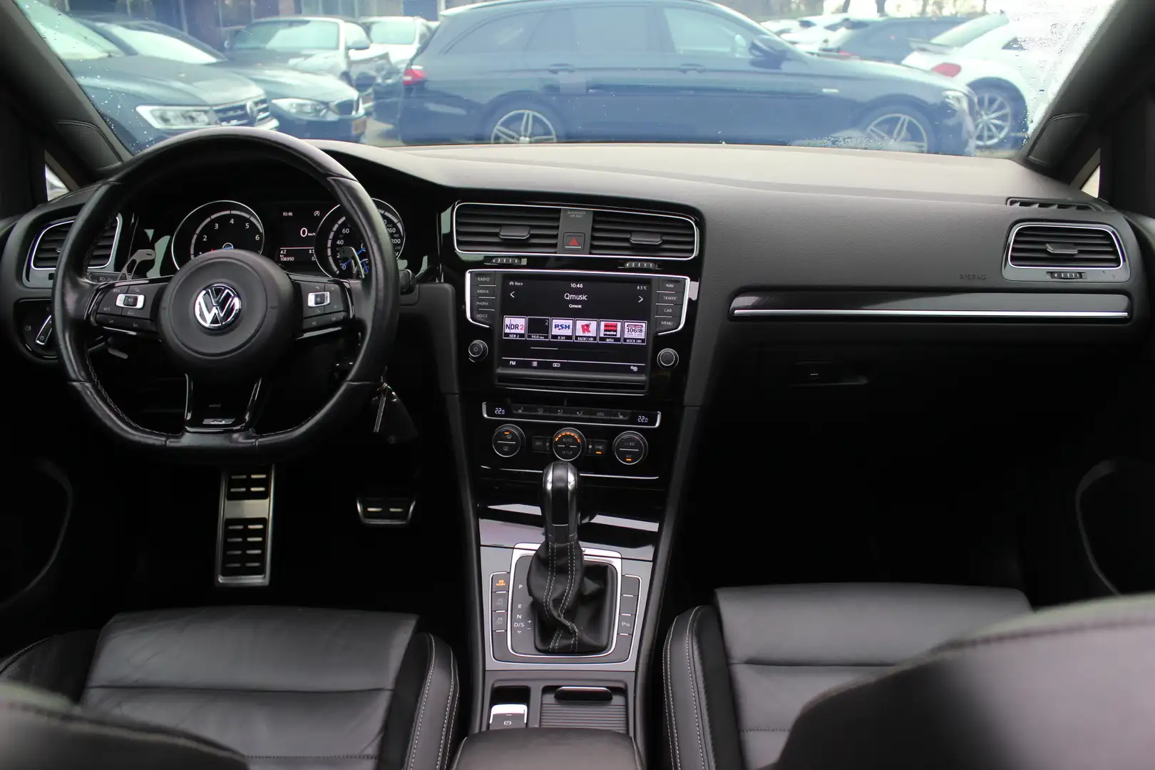 Volkswagen Golf 2.0 TSI R 4Motion / Panoramadak / Camera / Leder / Blauw - 2