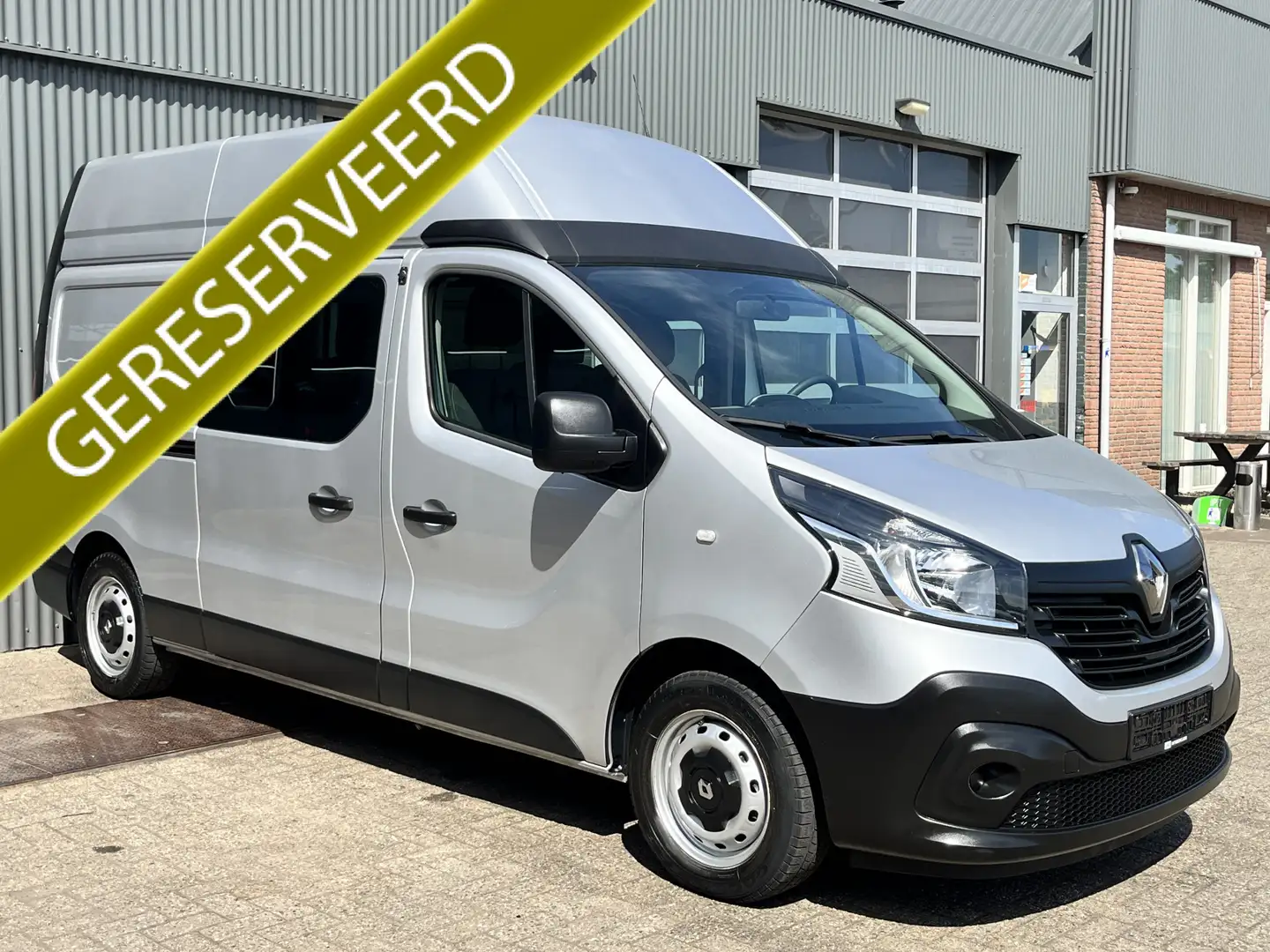 Renault Trafic 1.6 dCi T29 L2H2 Airco Navigatie Telefoonvoorberei Zilver - 1