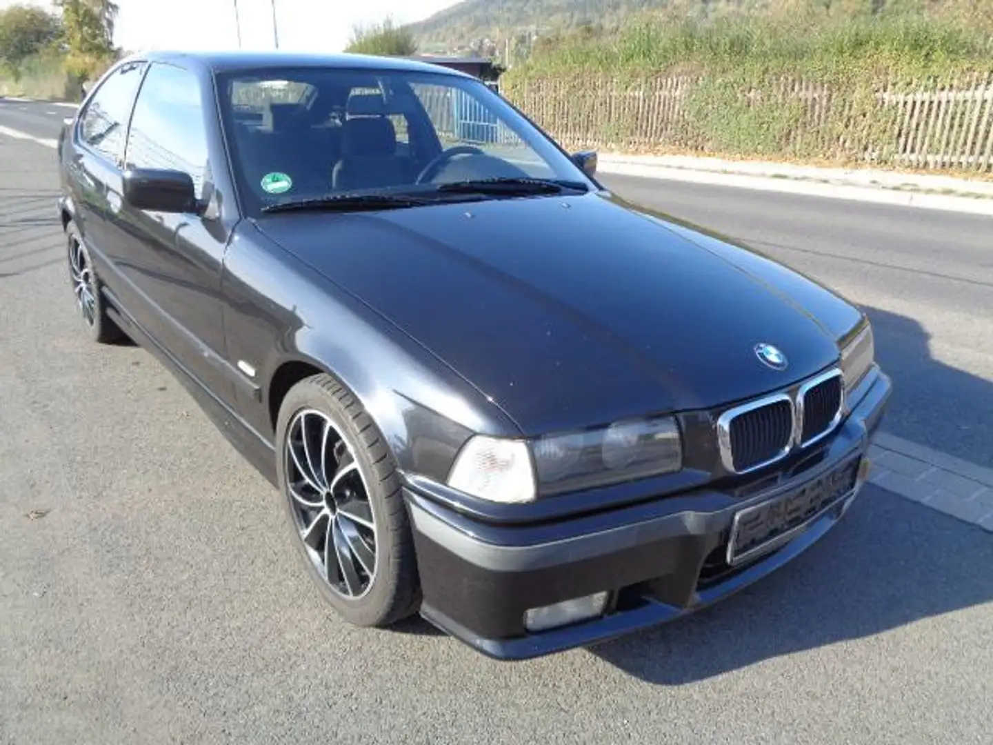 BMW 316 i compact M-Paket Sport Edition/Klima/Alcantara Negro - 1