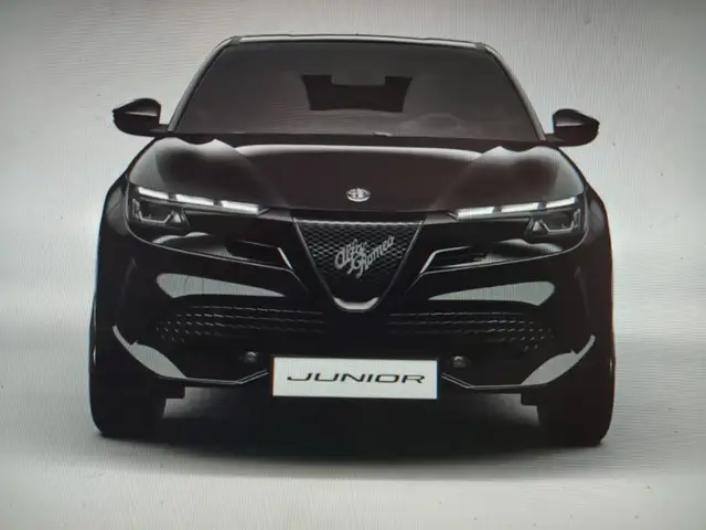 Alfa Romeo Junior view 5