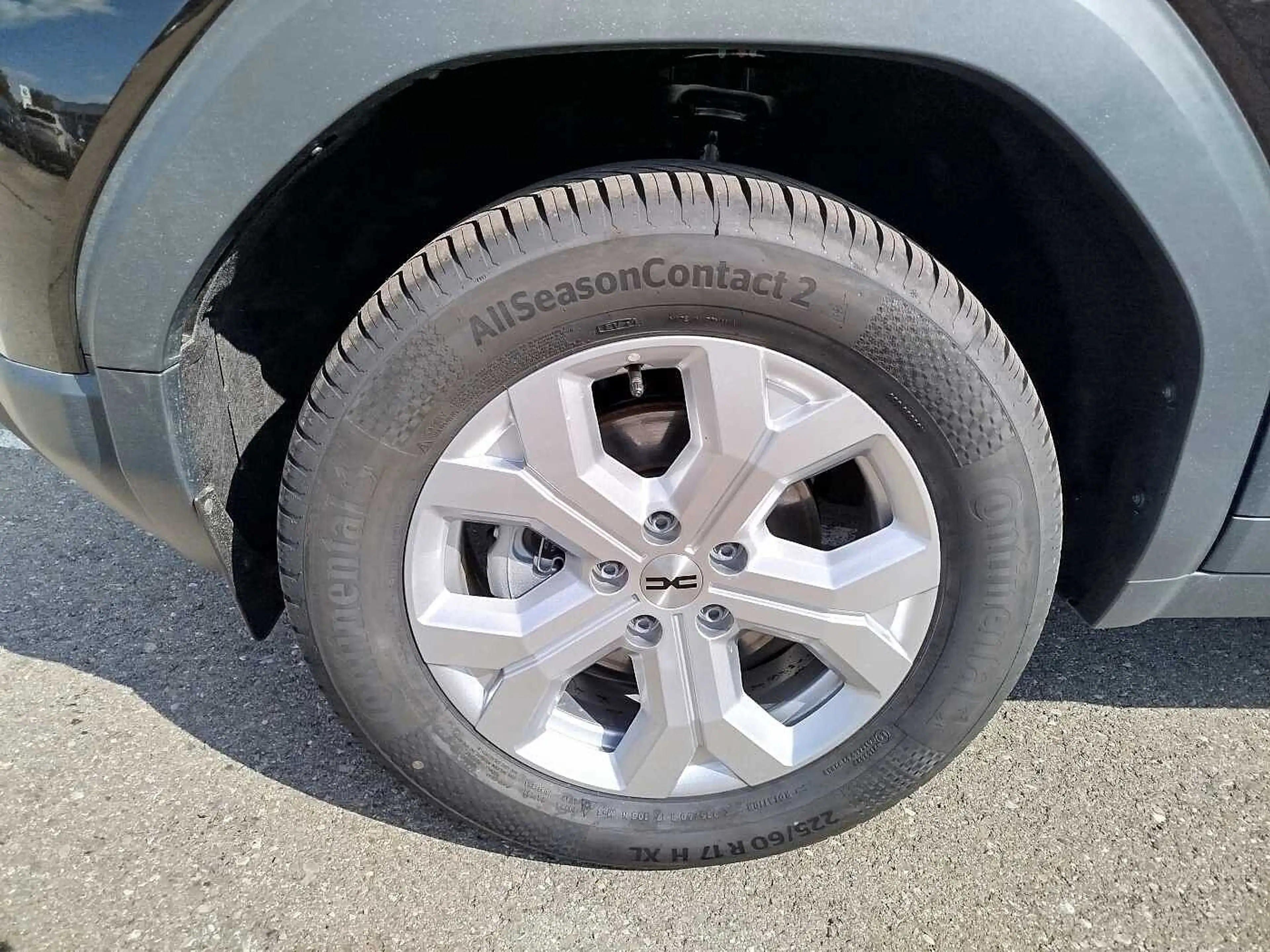 Dacia Duster Expression hybrid-G 150 4x4 *Winterpaket* — photo 7