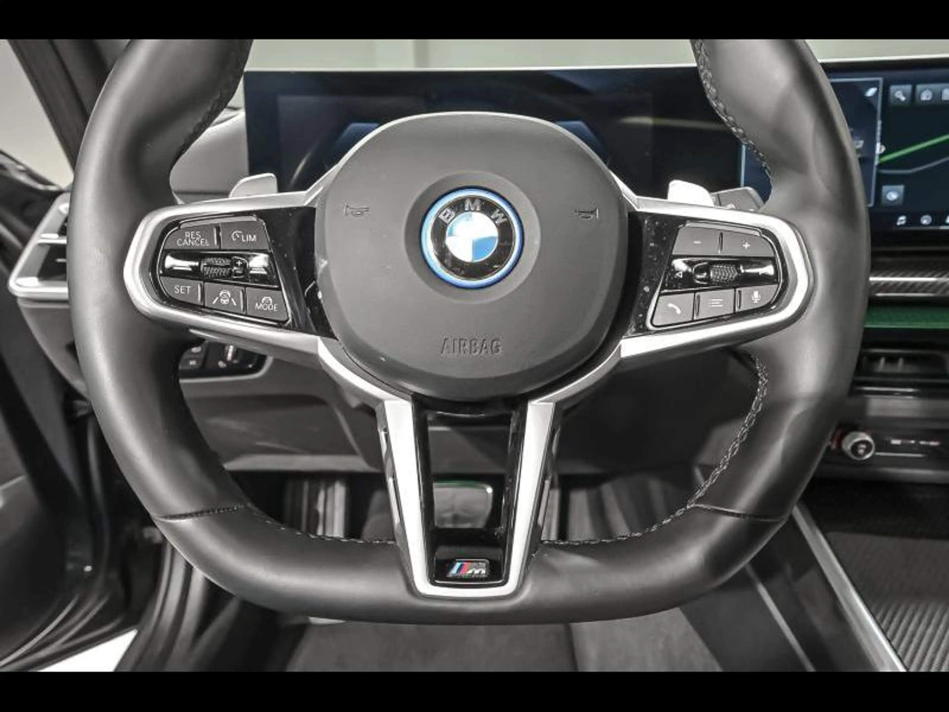BMW 330 e Touring - M Pack — photo 9