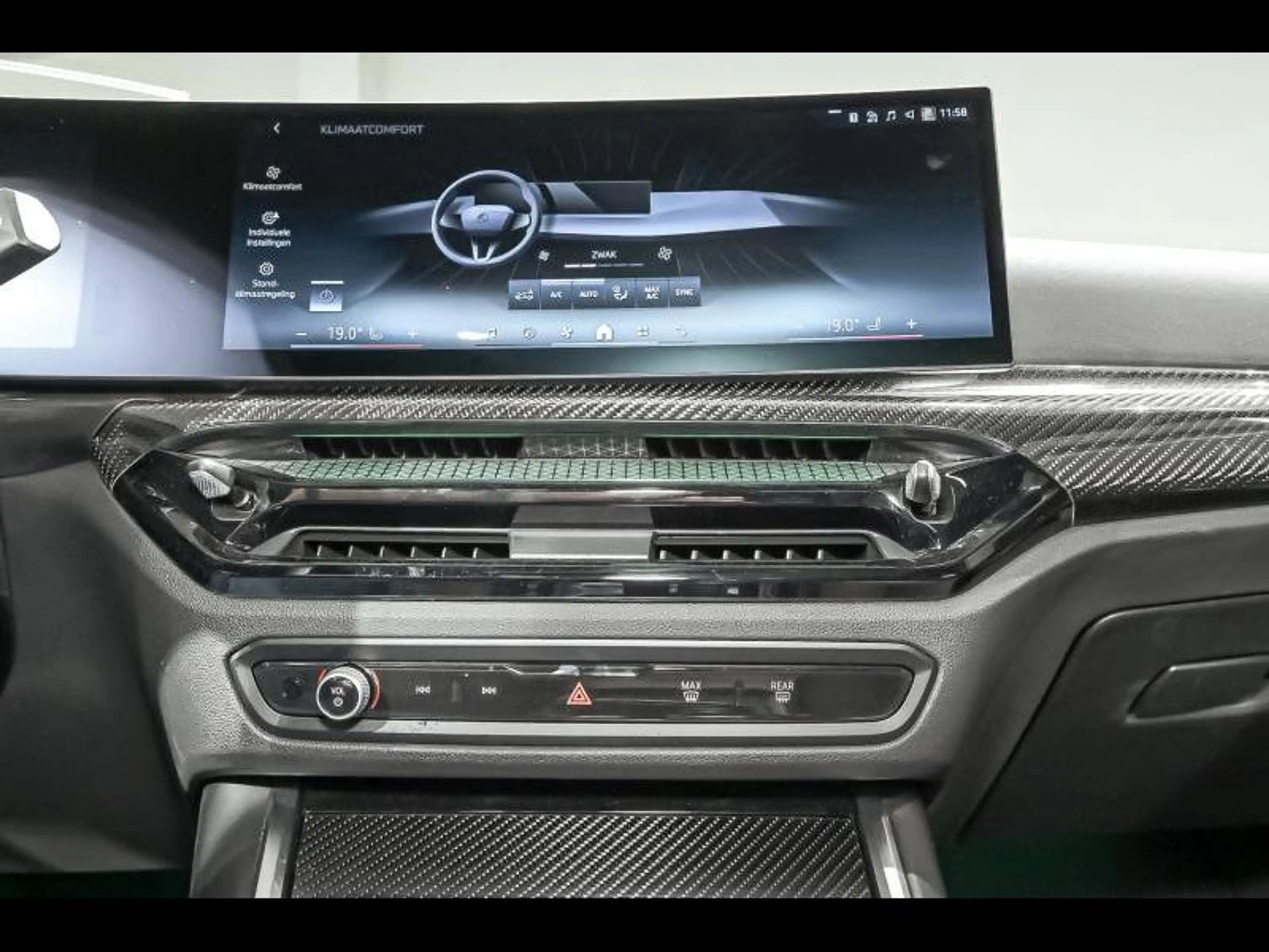BMW 330 e Touring - M Pack — photo 12