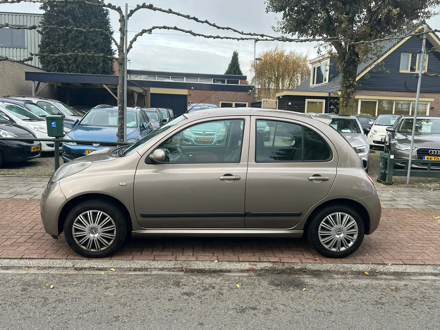 Nissan Micra 1.4 Tekna *TREKHAAK/ ZUINIG RIJDEN Bruin - 2