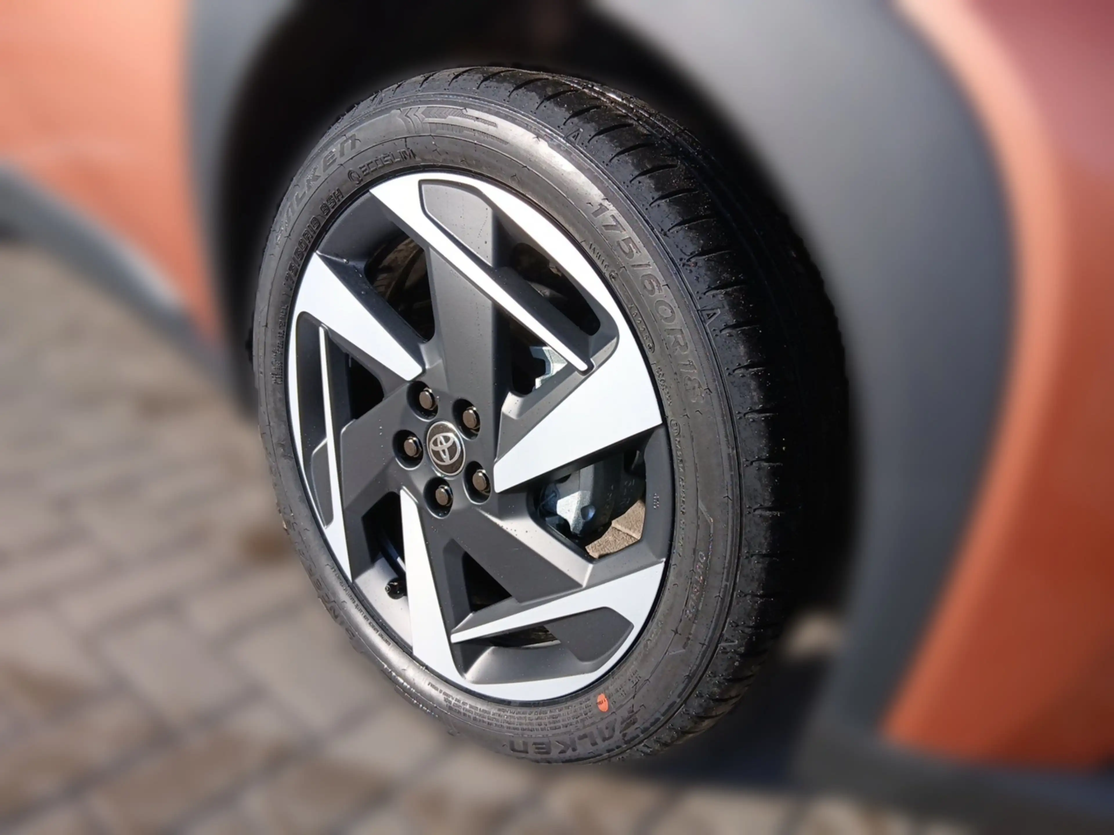 Toyota Aygo X 1.5 Hybrid Active CVT — photo 8