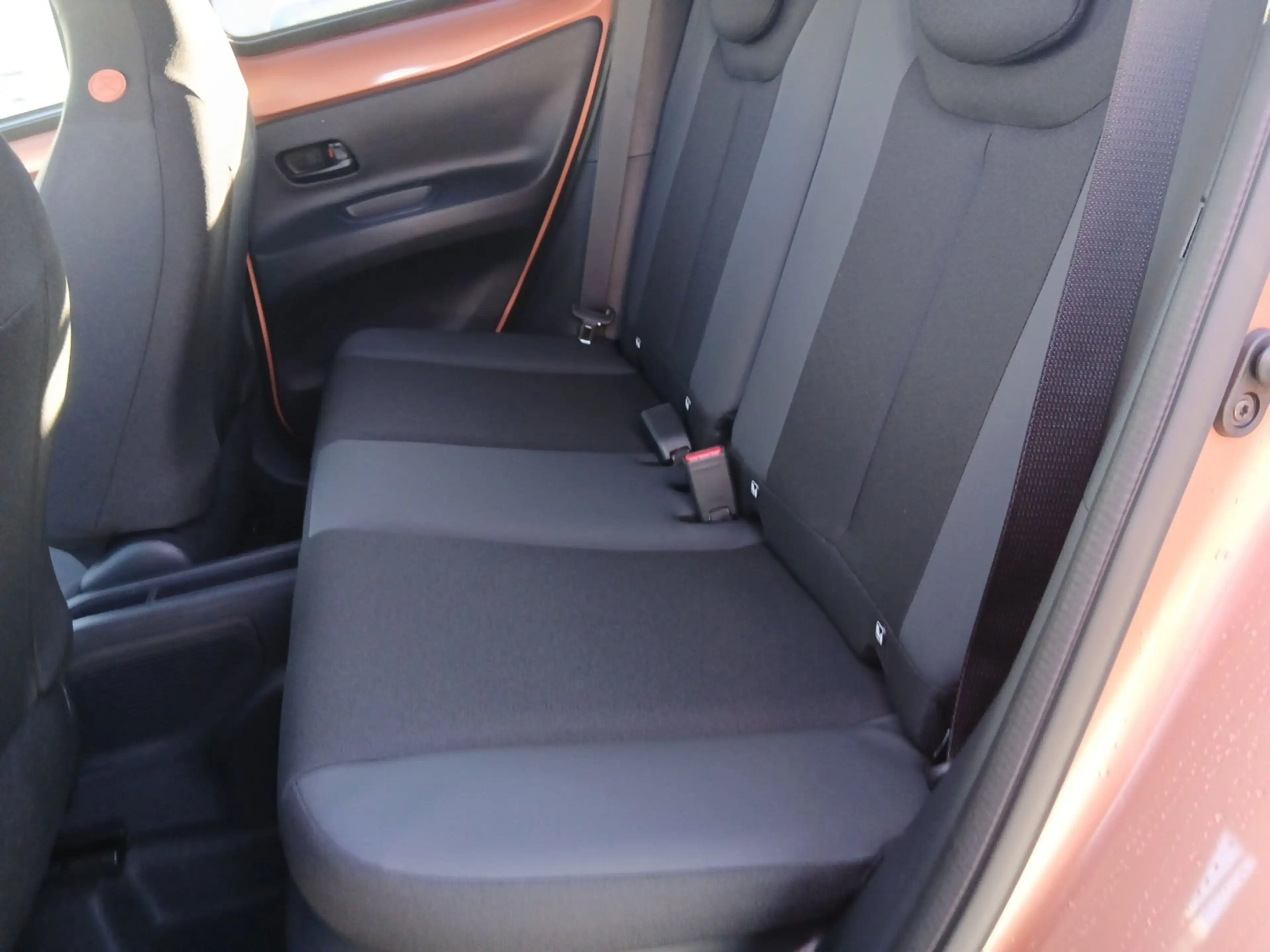 Toyota Aygo X 1.5 Hybrid Active CVT — photo 14