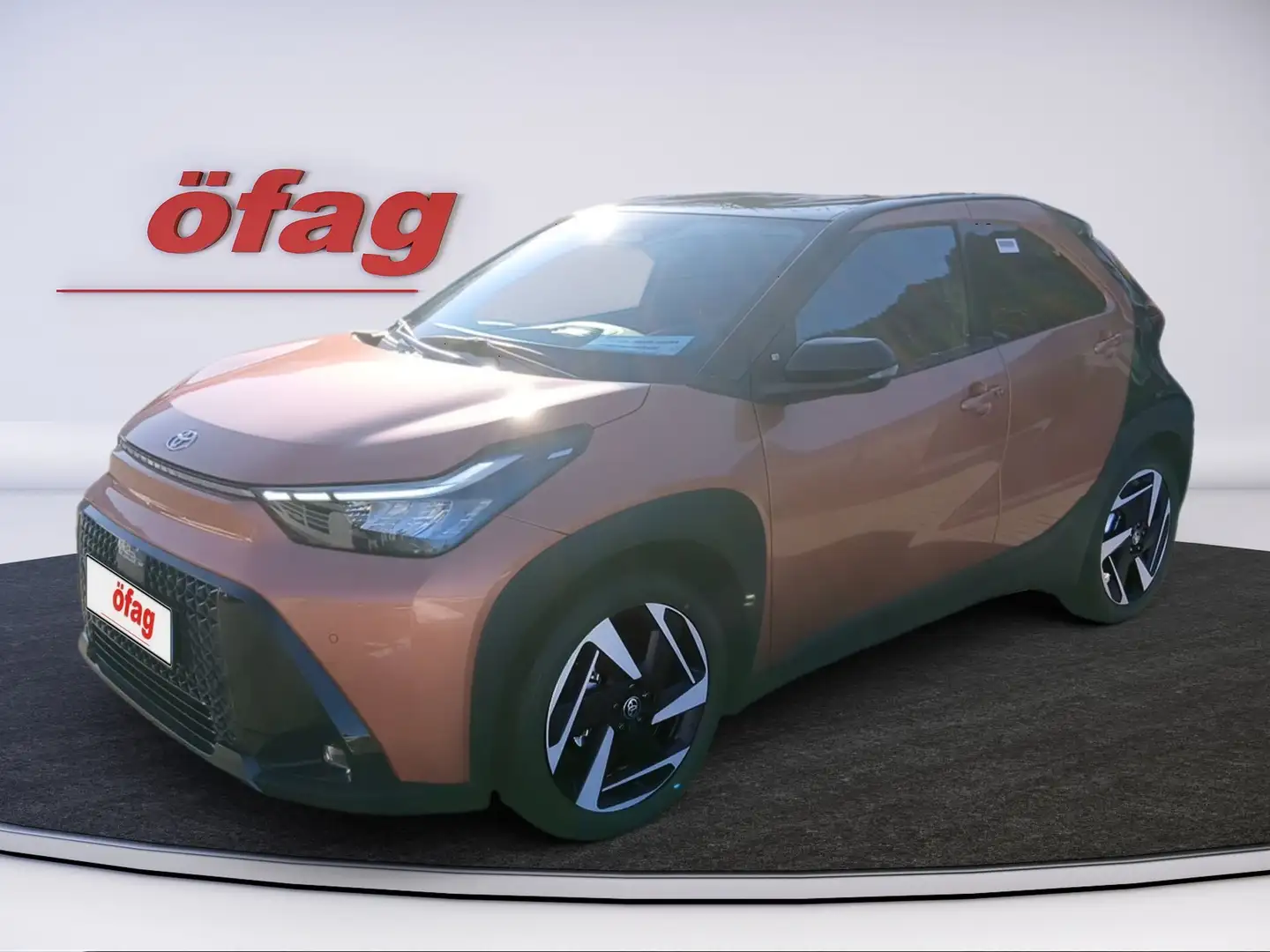 Toyota Aygo X 1.5 Hybrid Active CVT Grau - 2